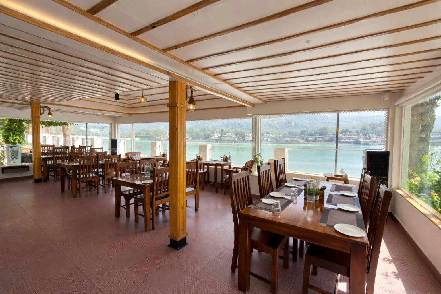 Restaurant/places to eat in Yog Niketan By Sanskriti