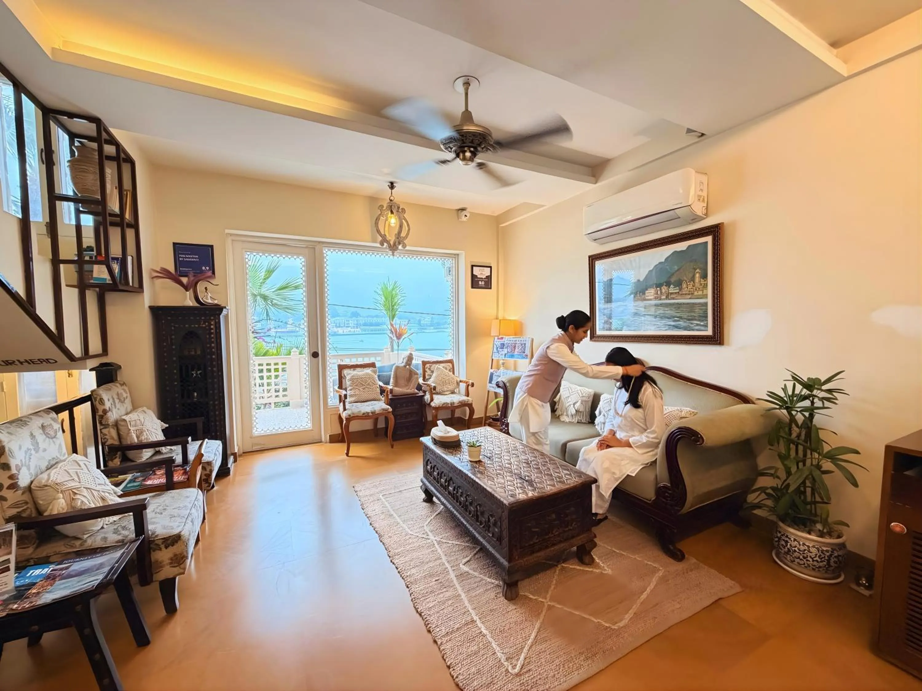 Lobby or reception in Yog Niketan By Sanskriti