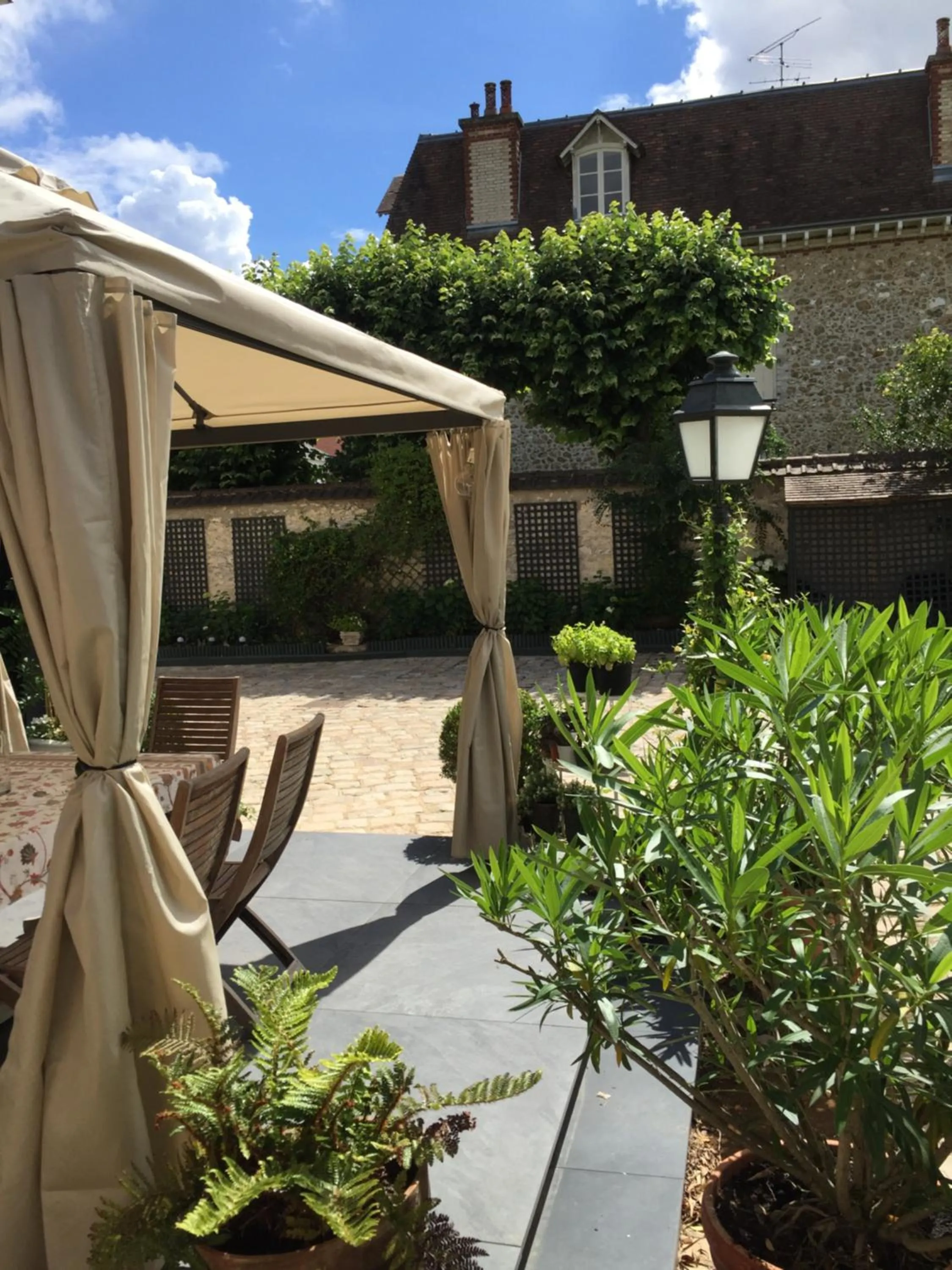 Le Jardin Cathedrale