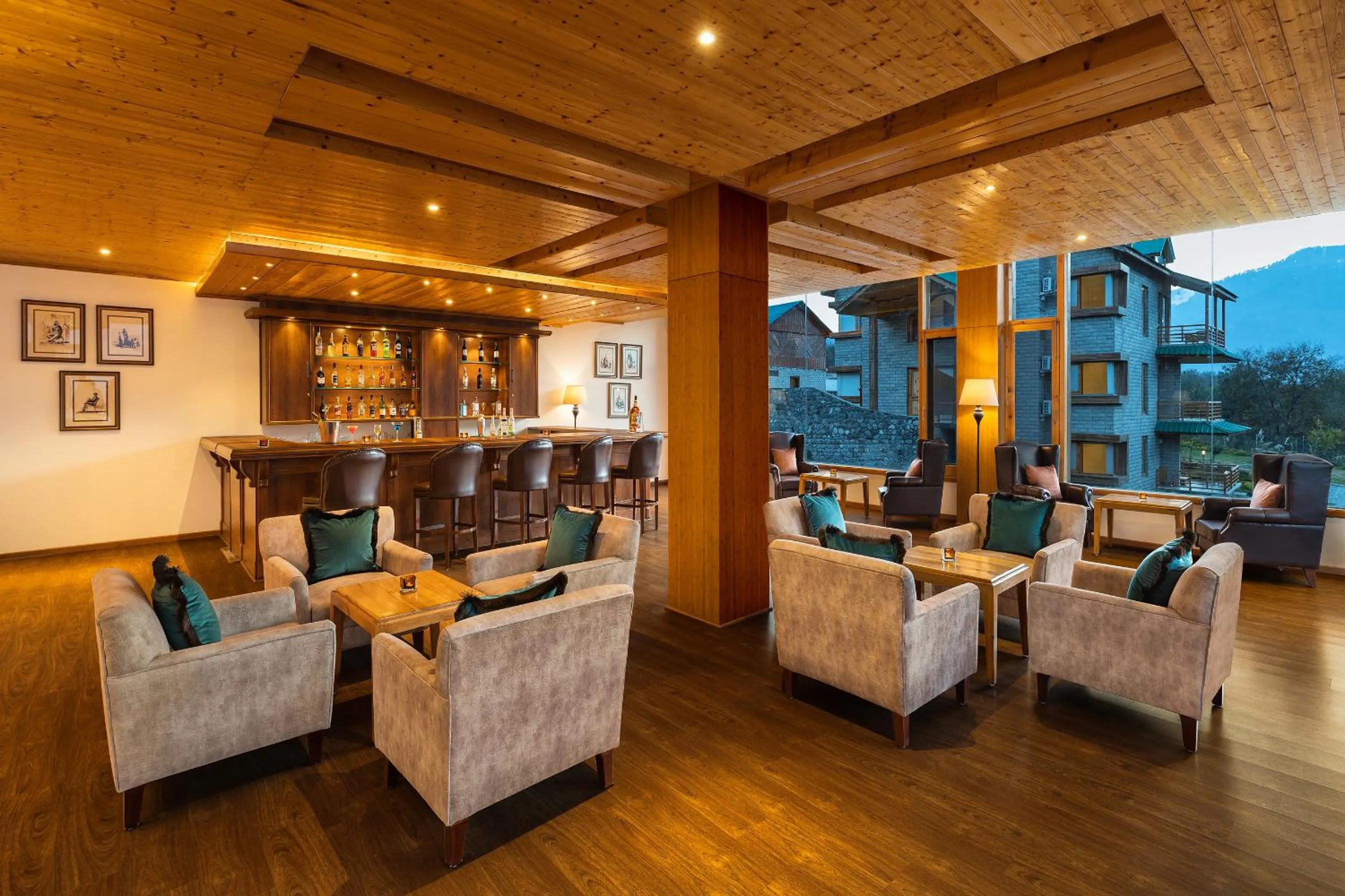 Lounge or bar in Baragarh Resort & Spa, Manali- IHCL SeleQtions