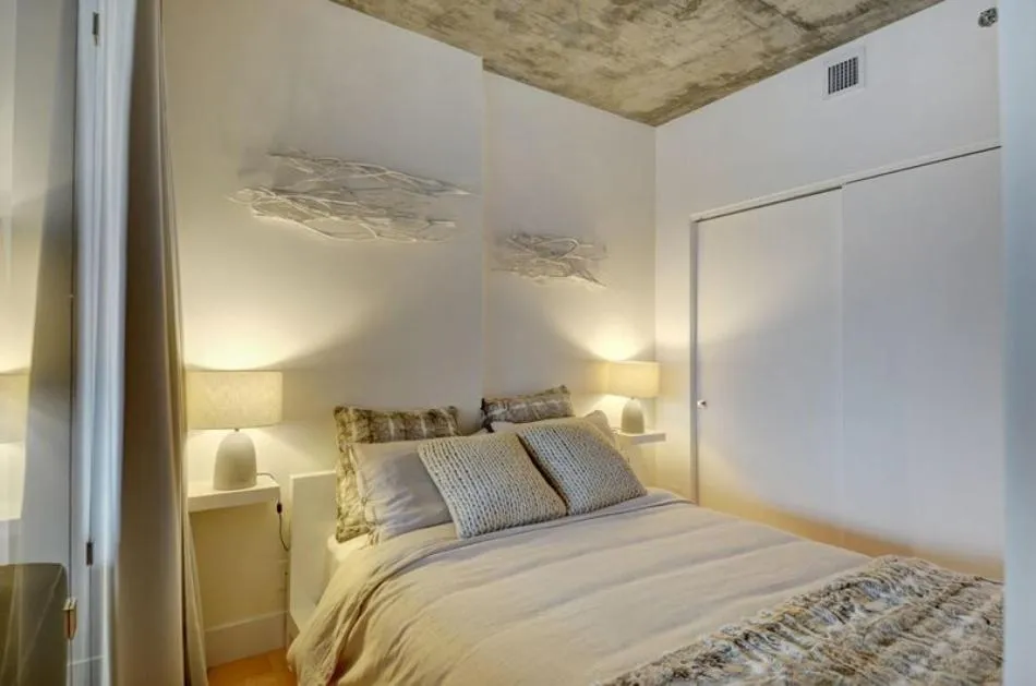 Photo of the whole room, Bed in Les Immeubles Charlevoix - Le 760-214