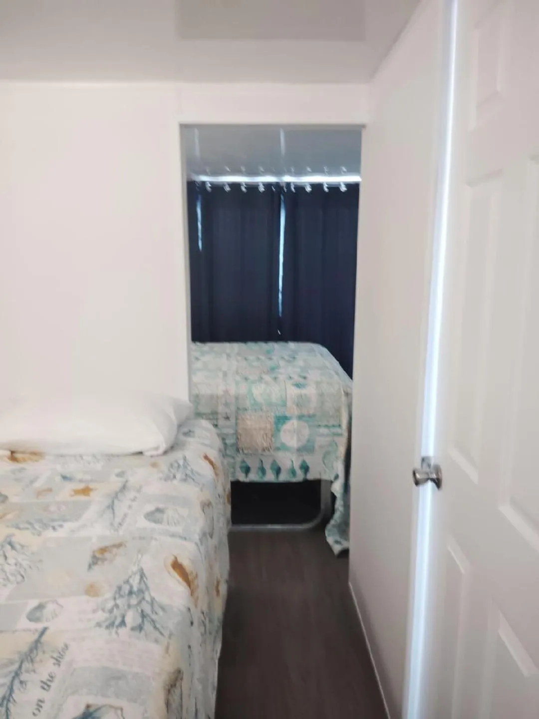 Bed in Old Wooden Bridge Resort & Marina