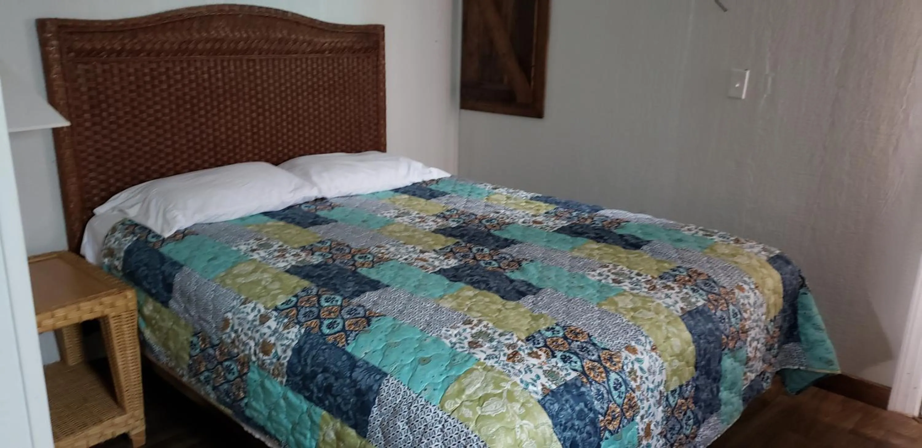 Bed in Old Wooden Bridge Resort & Marina