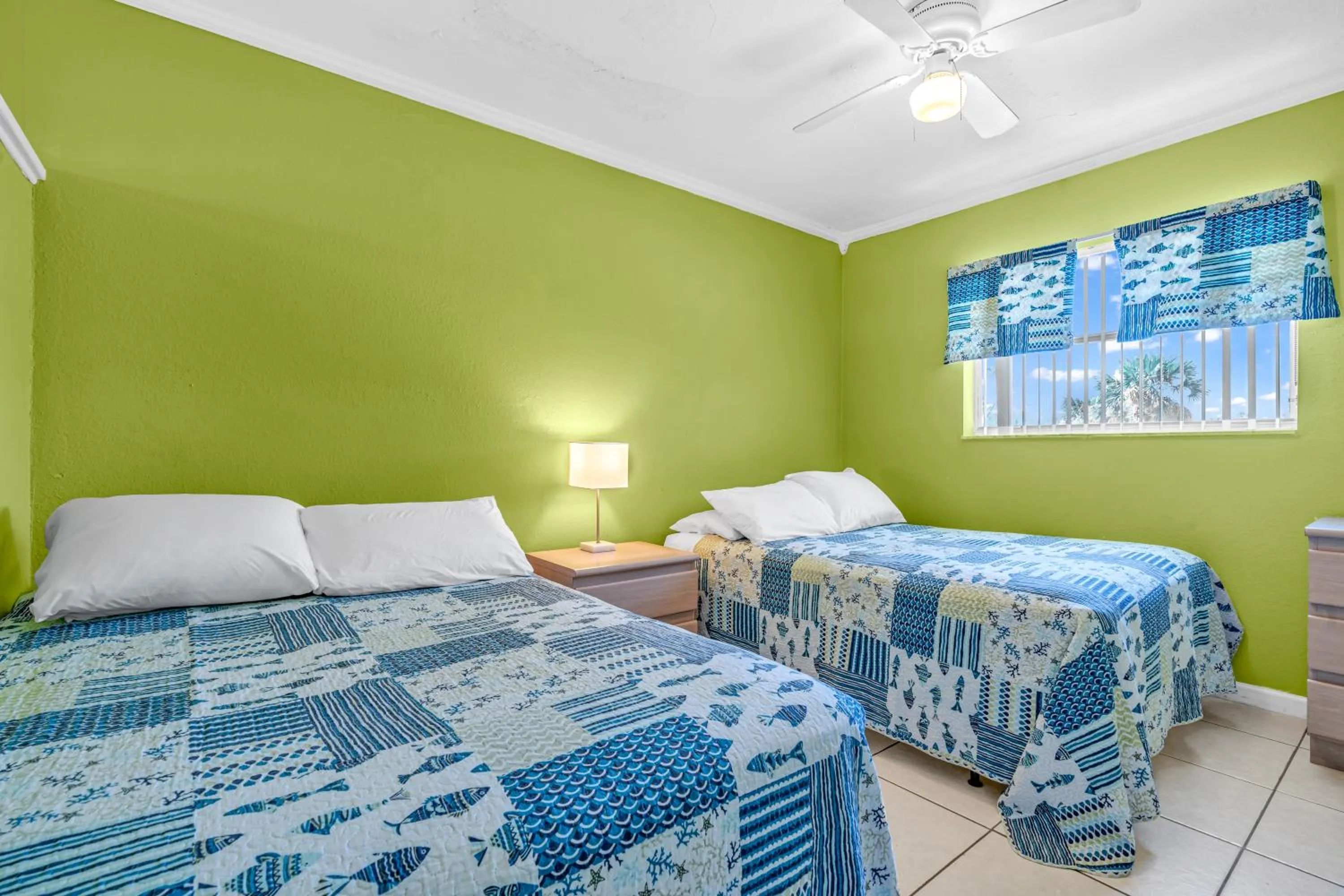 Bed in Old Wooden Bridge Resort & Marina