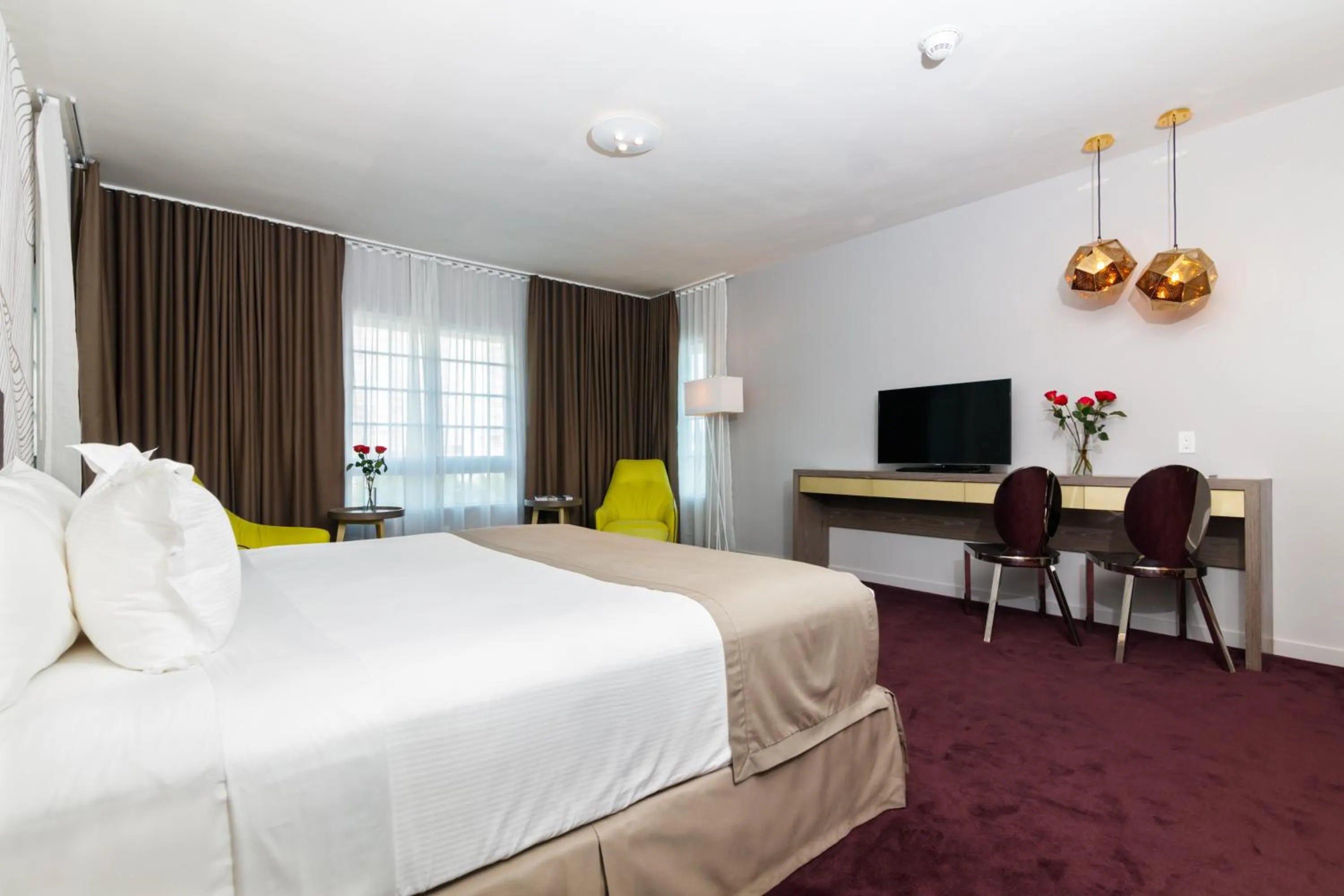 Photo of the whole room in L Hotel