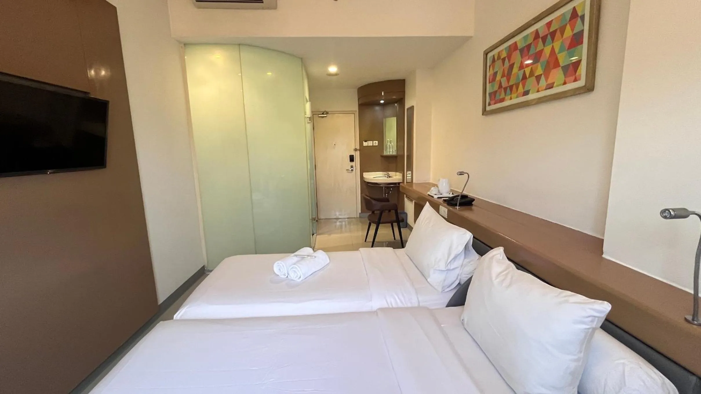 Bedroom, Bed in POP! Hotel Stasiun Kota Surabaya