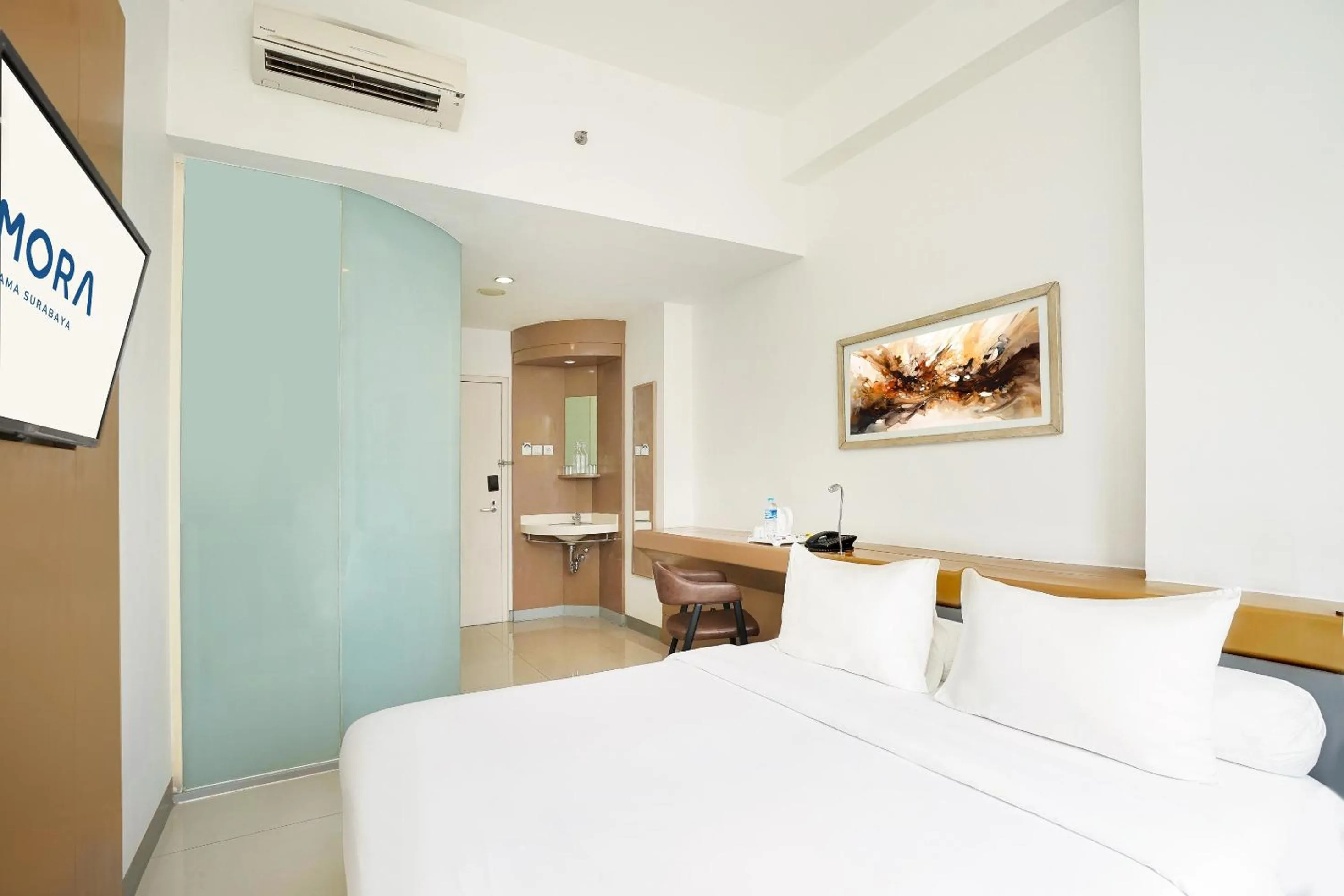 Bedroom, Bed in POP! Hotel Stasiun Kota Surabaya