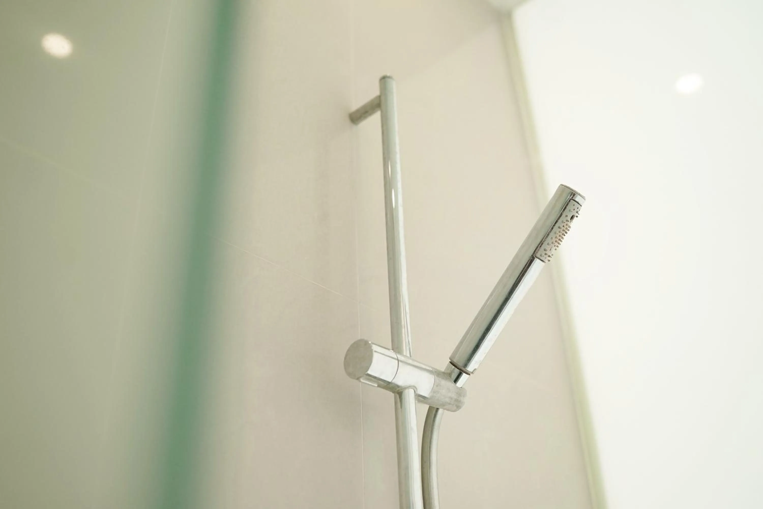 Bathroom in POP! Hotel Stasiun Kota Surabaya