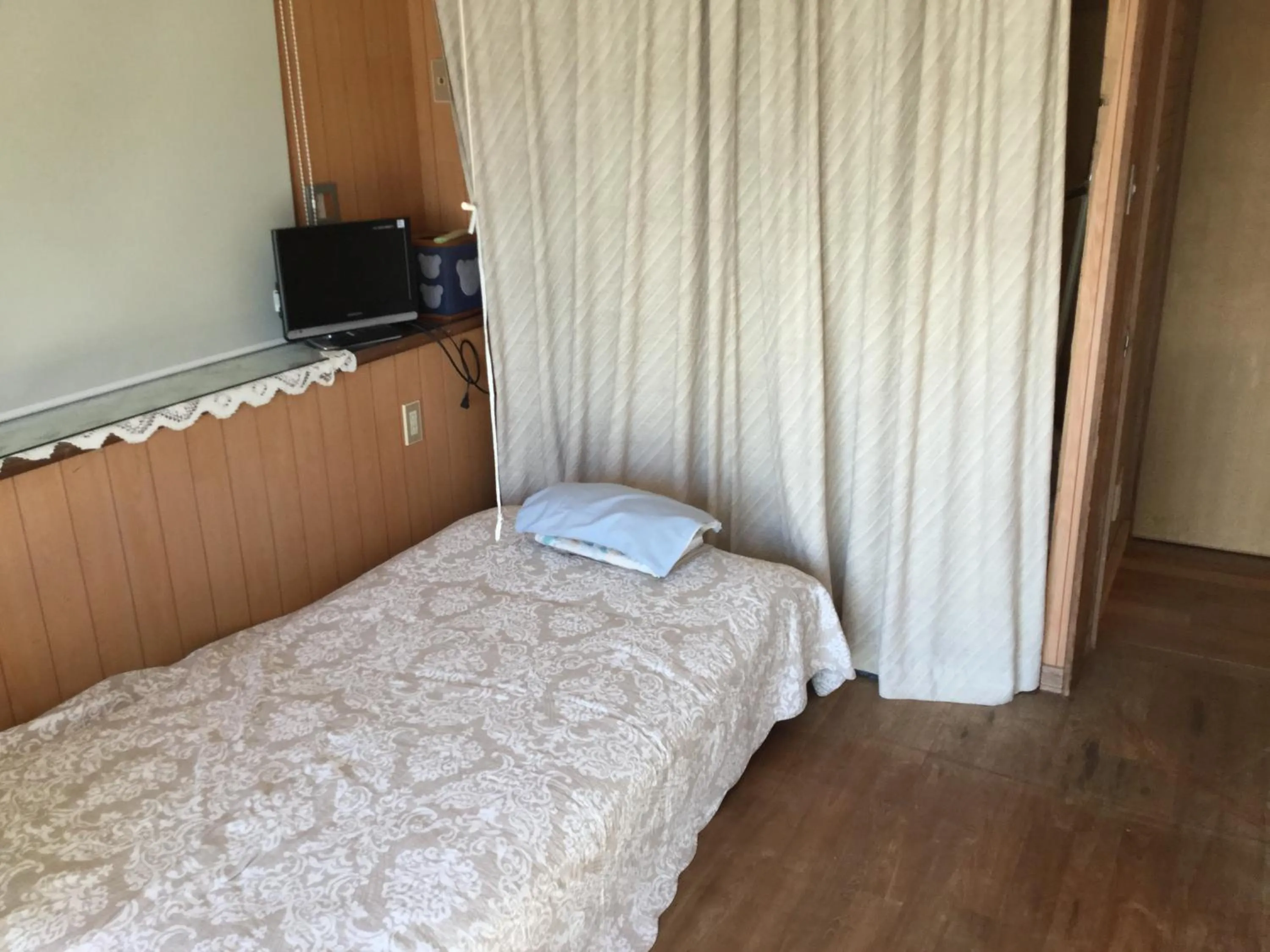 Bedroom, Bed in Minshuku Zabaru