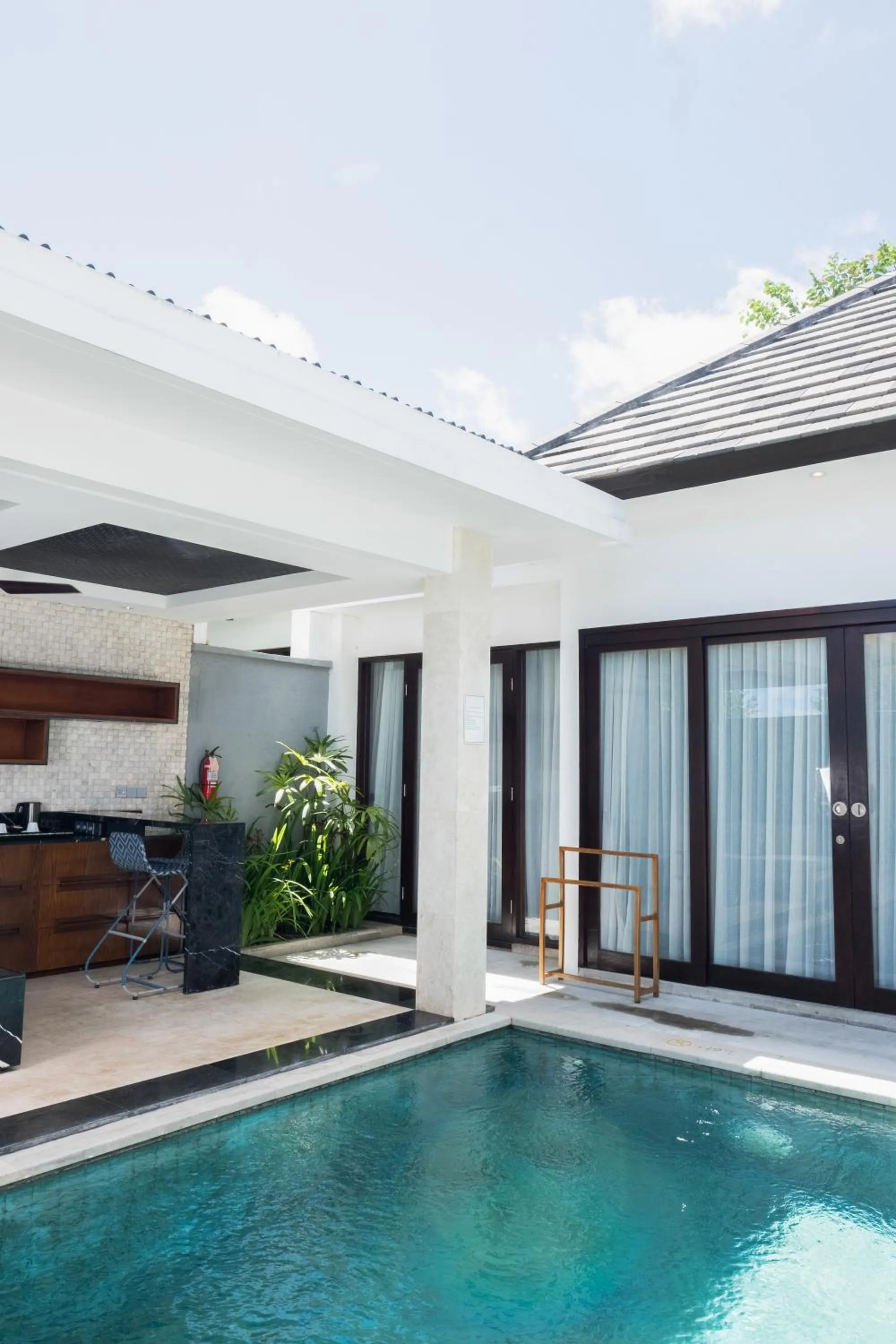 Swimming pool in Prasana Villas by Arjani Resorts