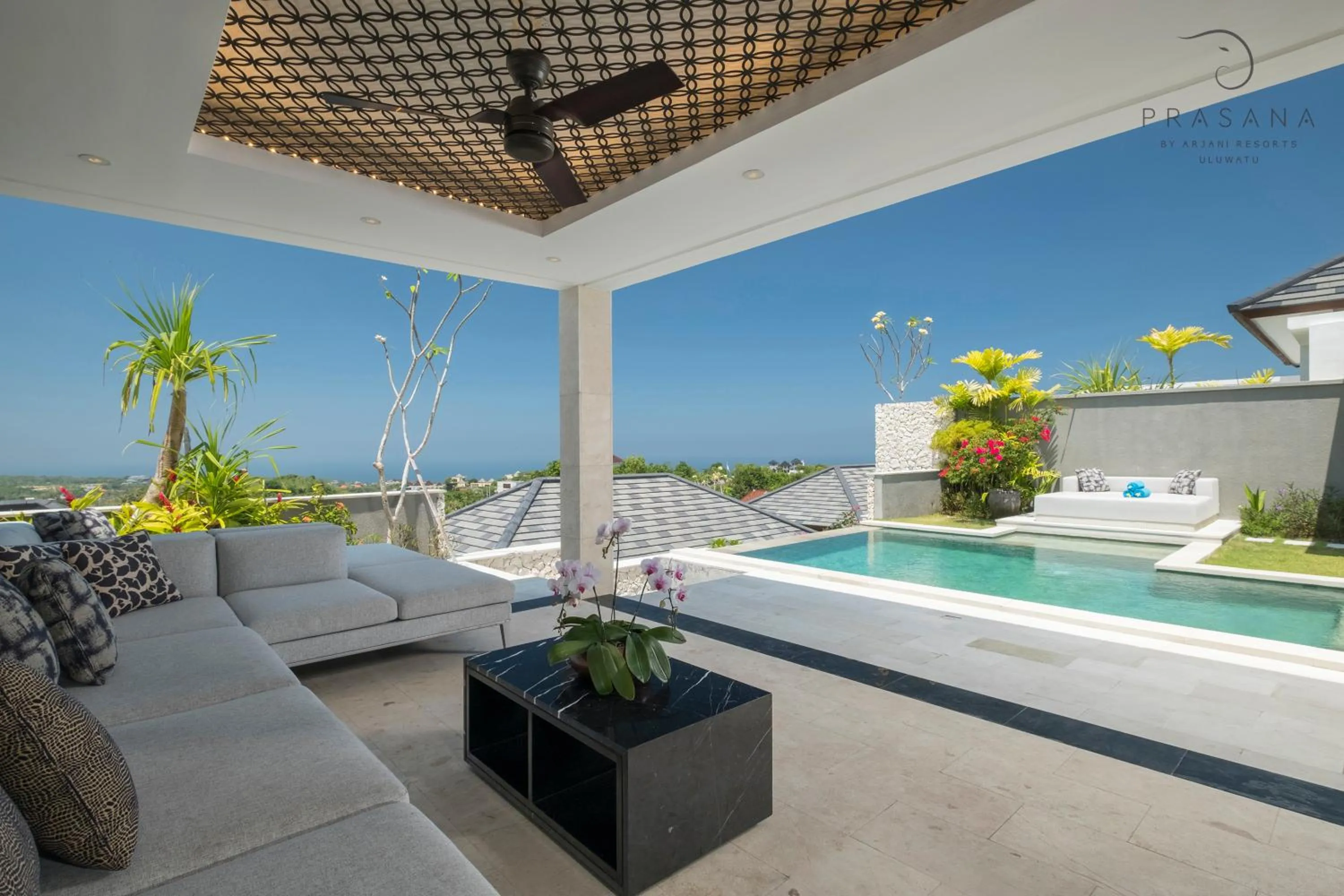 Swimming pool in Prasana Villas by Arjani Resorts