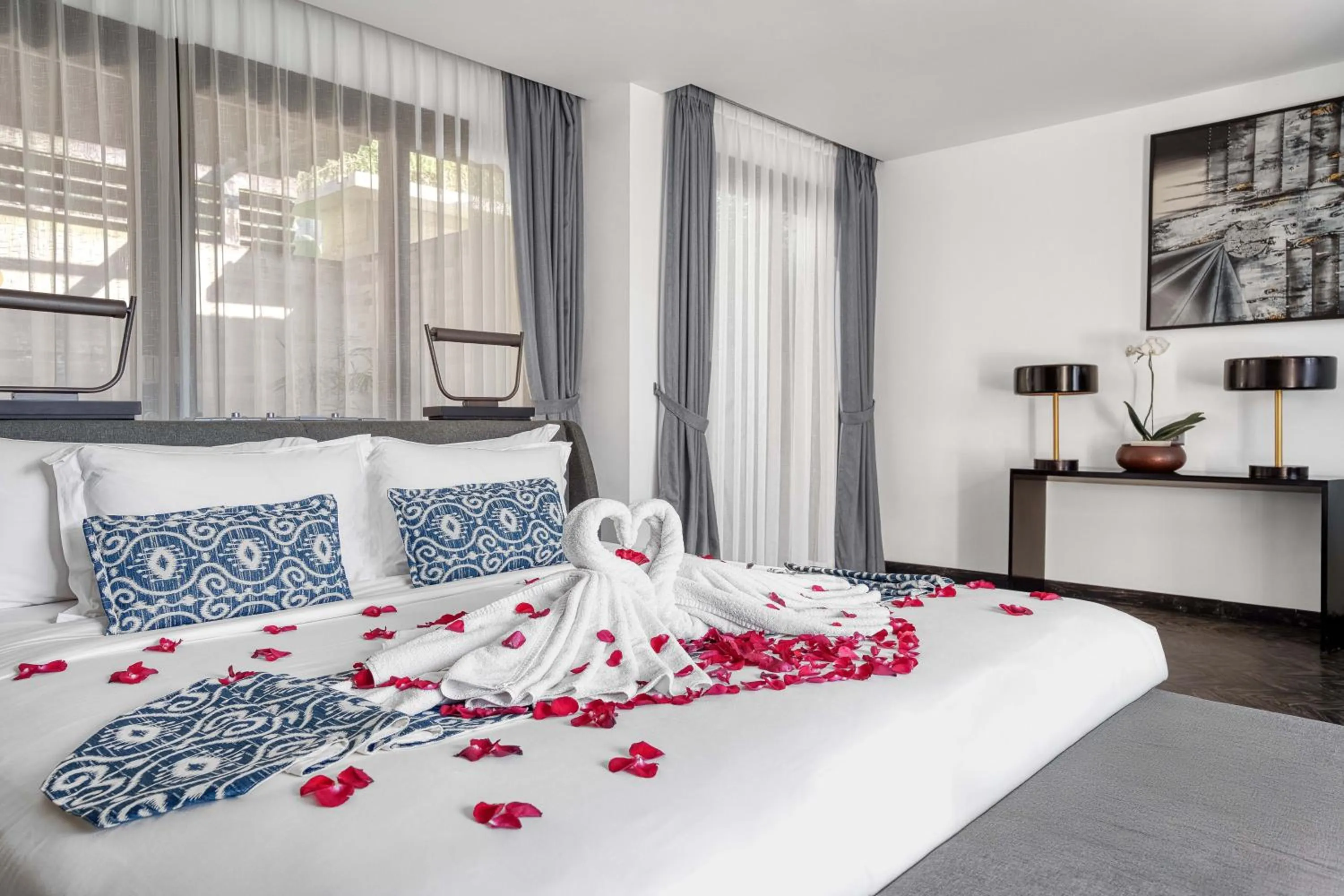 Bed in Prasana Villas by Arjani Resorts