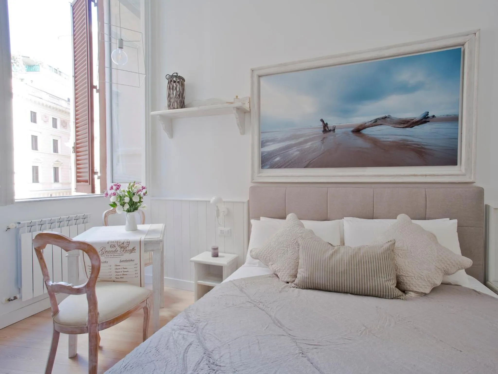 Photo of the whole room, Bed in Primo Piano Suites