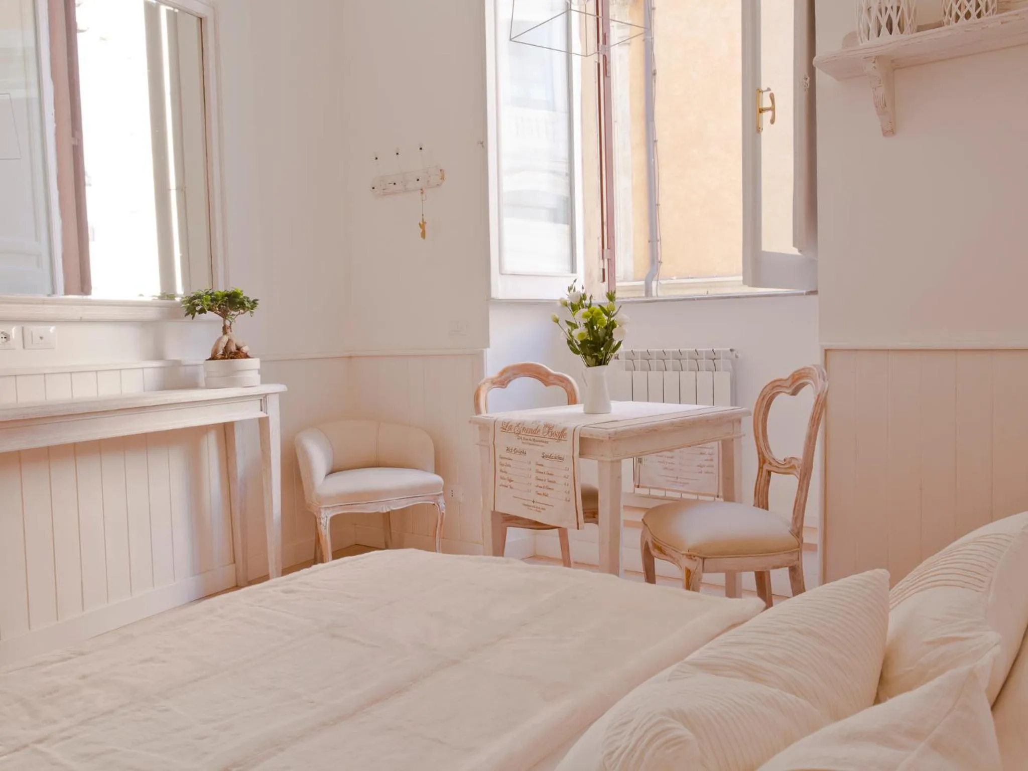 Decorative detail, Bed in Primo Piano Suites