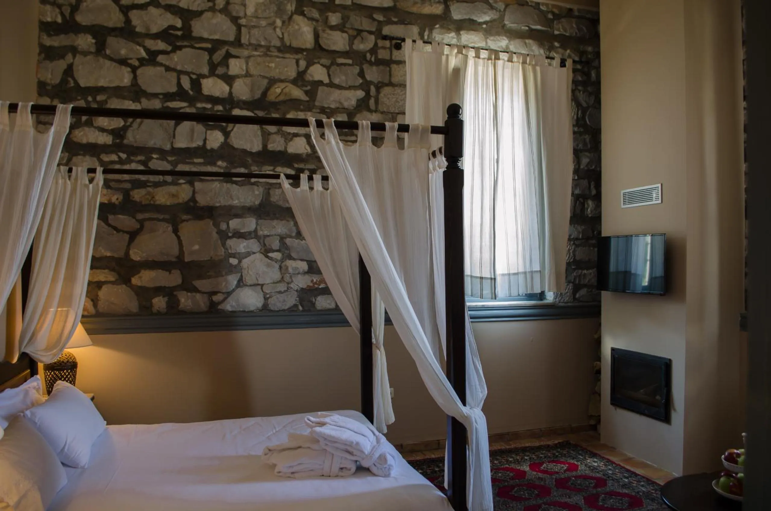 Photo of the whole room, TV/Entertainment Center in 1821 En Dolianis