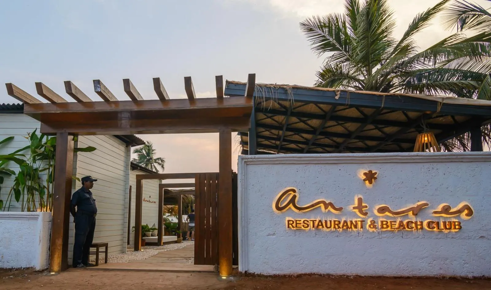 Facade/entrance in Antares Beach Resort, Vagator
