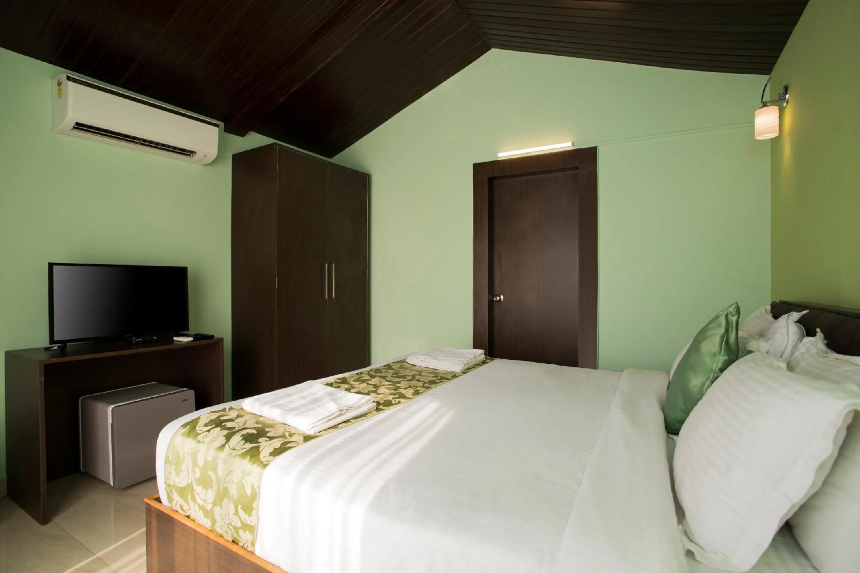 Bed in Antares Beach Resort, Vagator