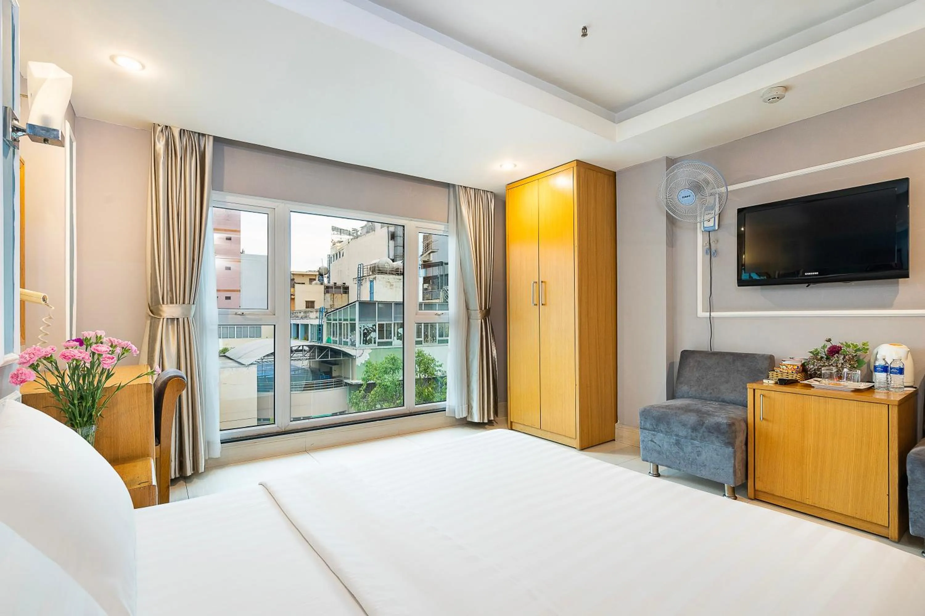 Photo of the whole room, Bed in Lucky Star Hotel 146 Nguyen Trai