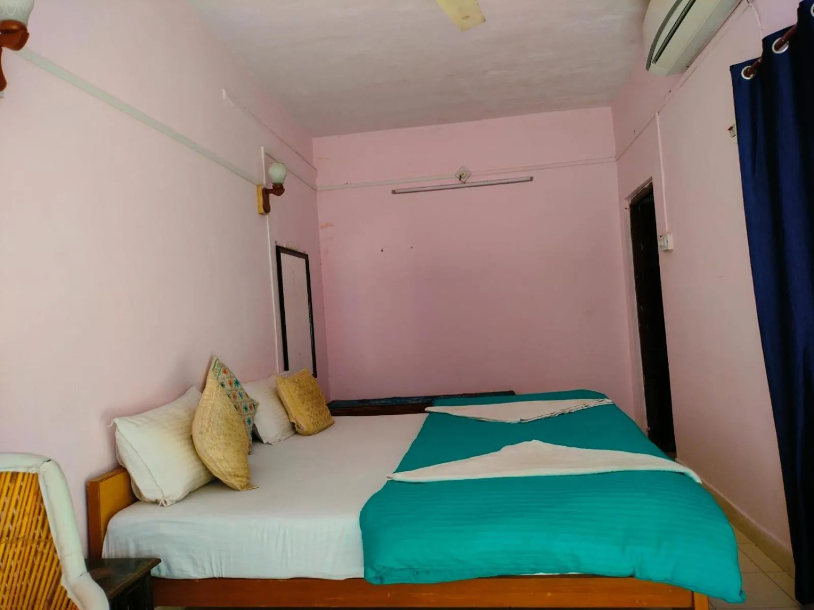 Bed in Shiva Guest House