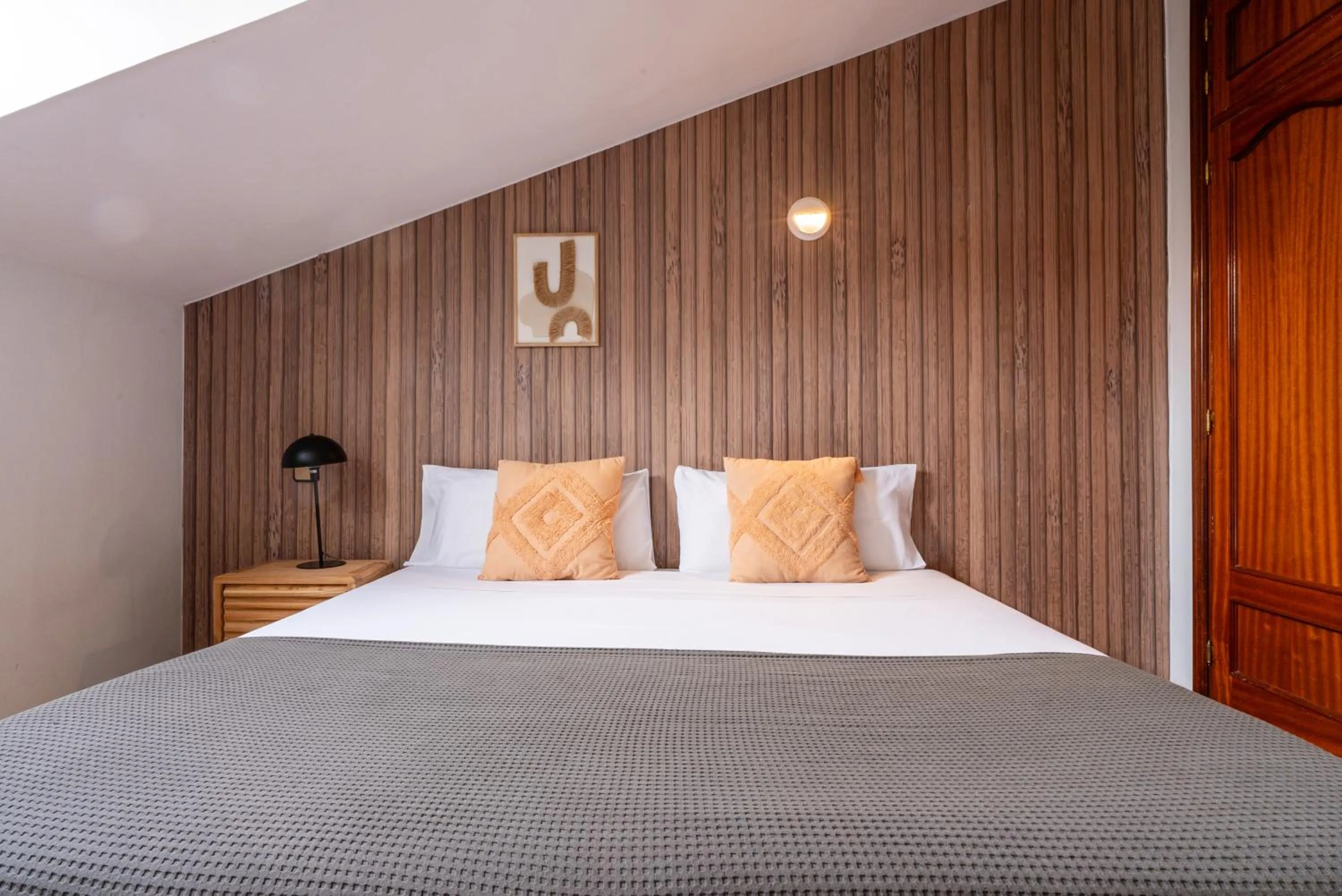 Bed in Smartr Madrid Chueca