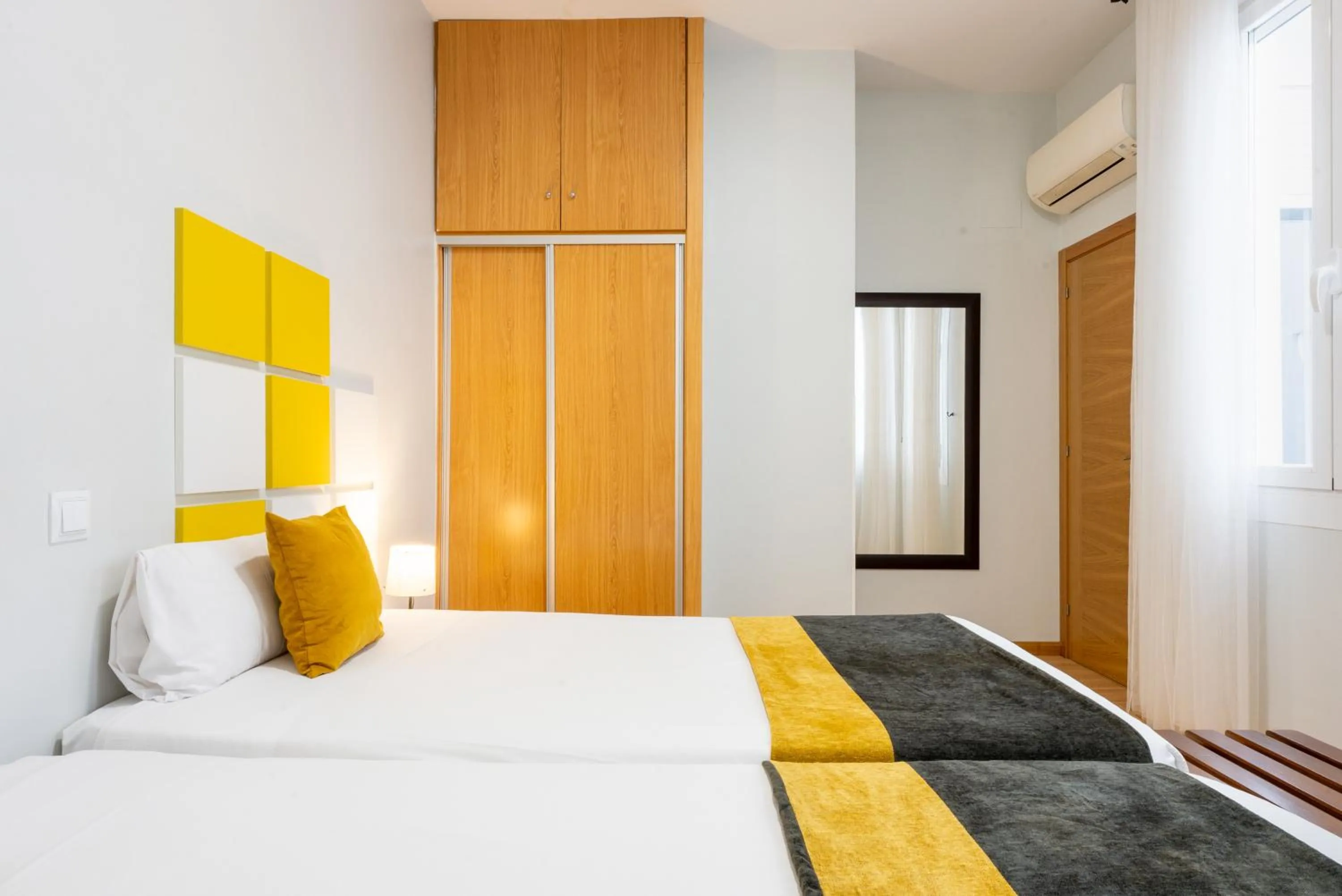 Bed in Smartr Madrid Chueca