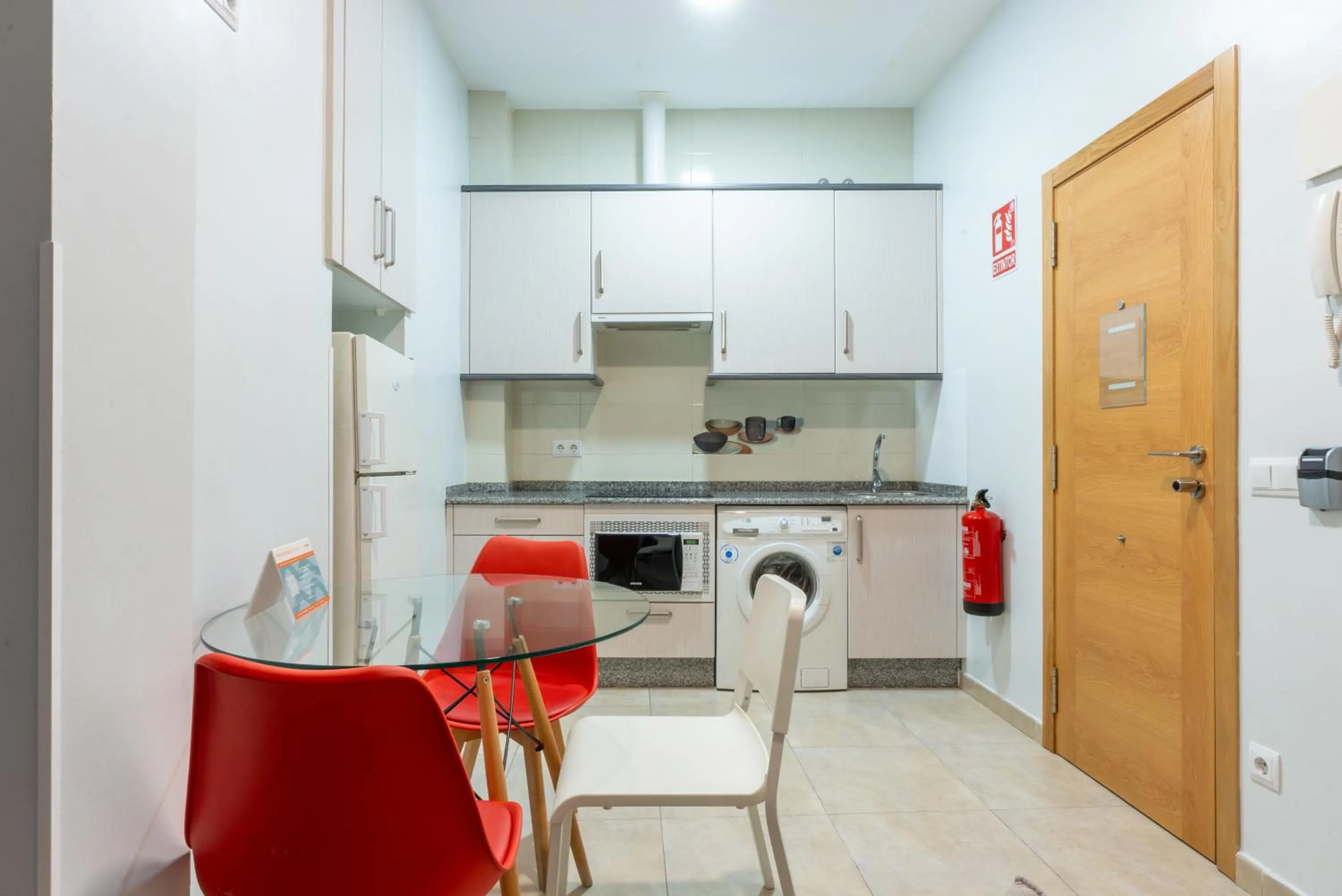 Kitchen or kitchenette in Smartr Madrid Chueca