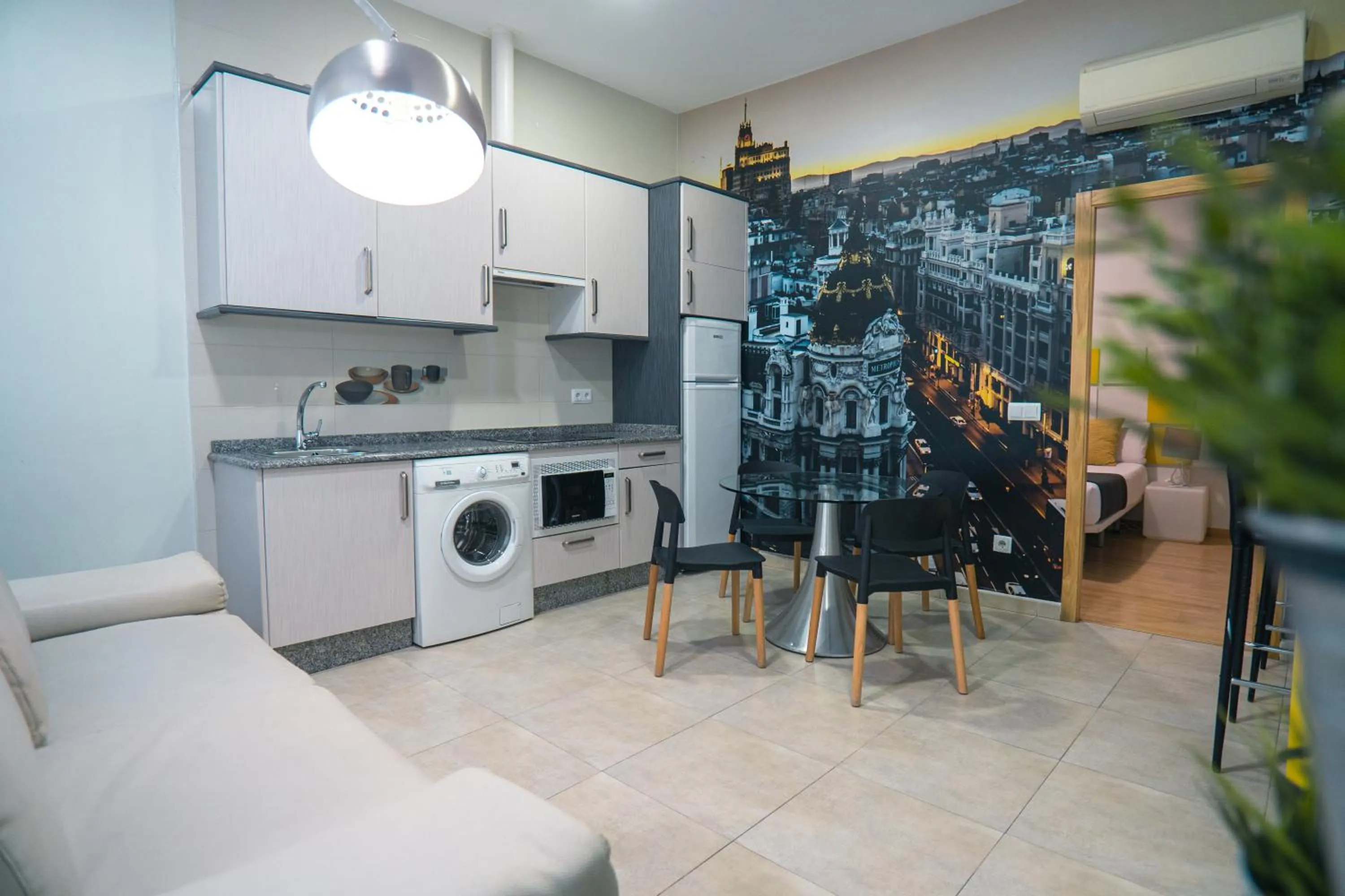 Kitchen or kitchenette in Smartr Madrid Chueca