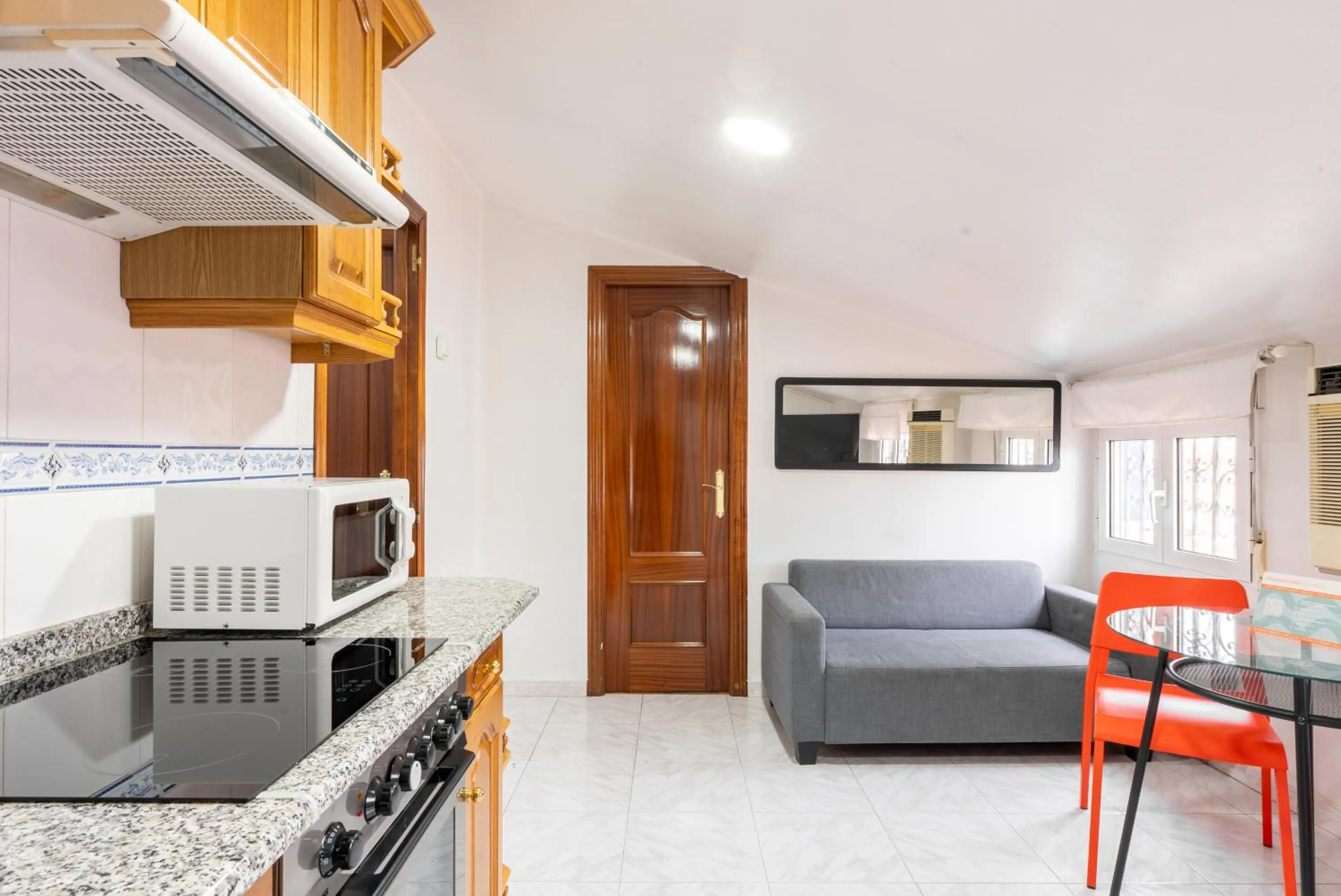 Kitchen or kitchenette in Smartr Madrid Chueca