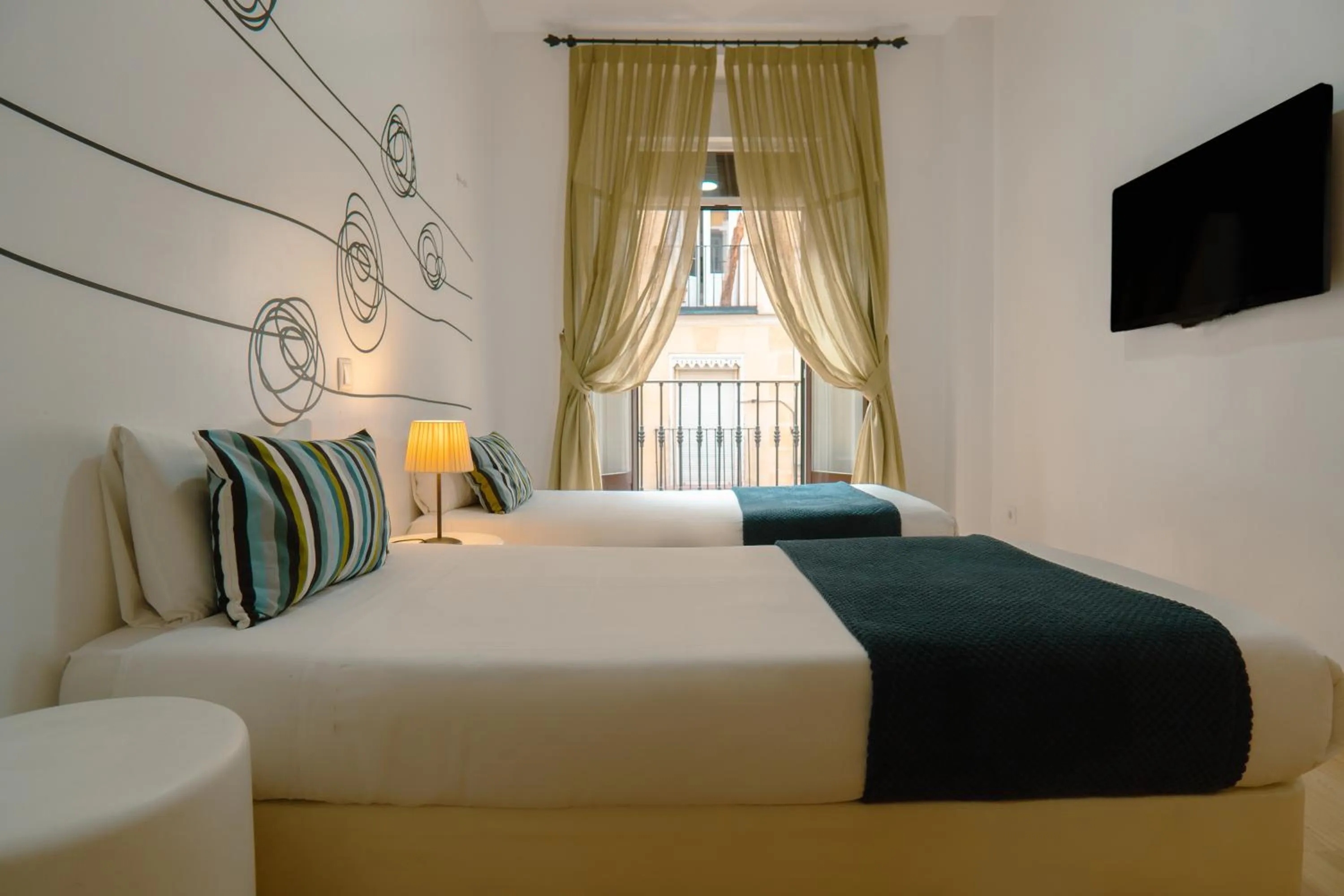 Bed in Smartr Madrid Chueca
