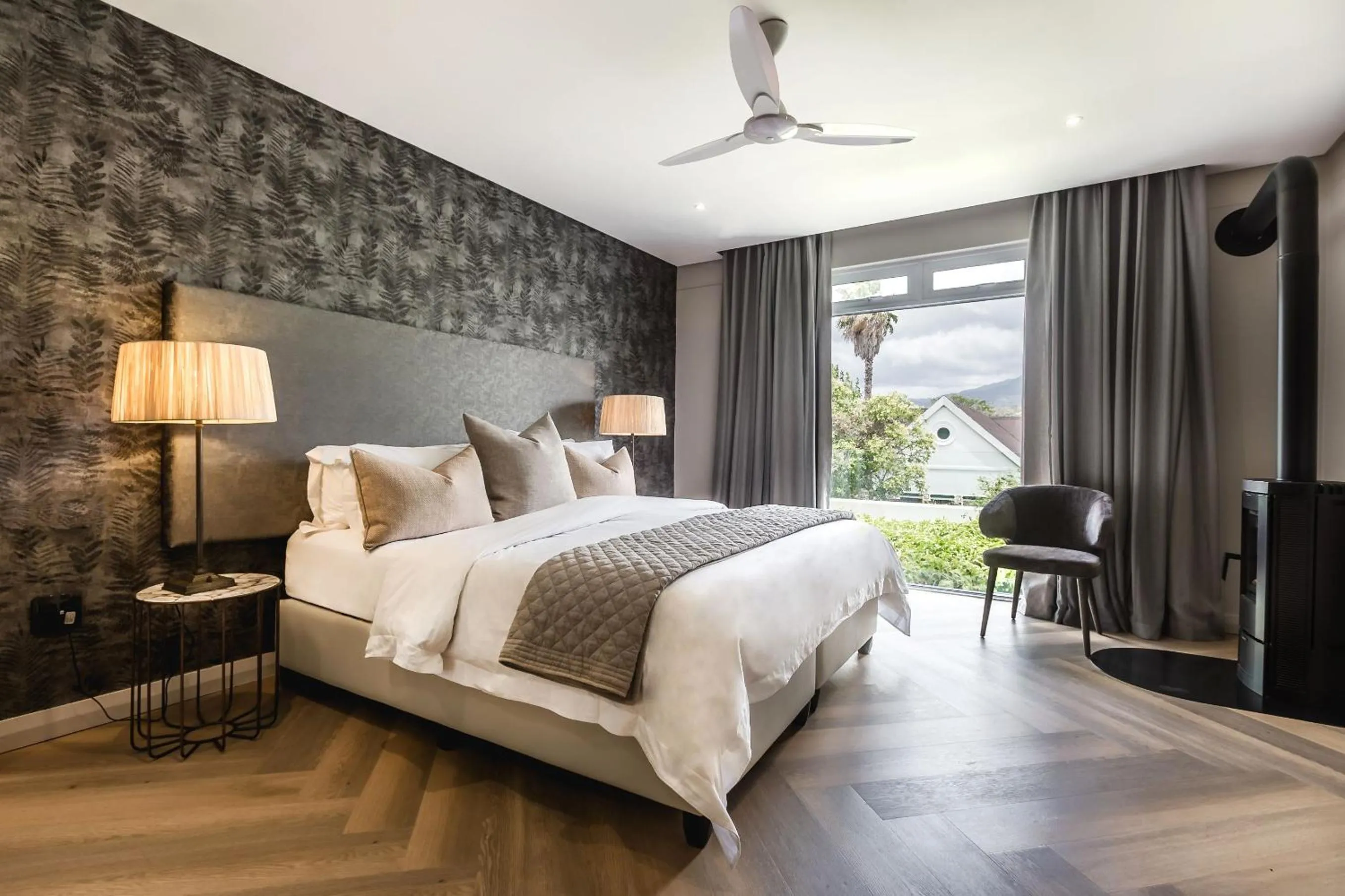 Bed in Franschhoek Boutique Hotel - Lion Roars Hotels & Lodges