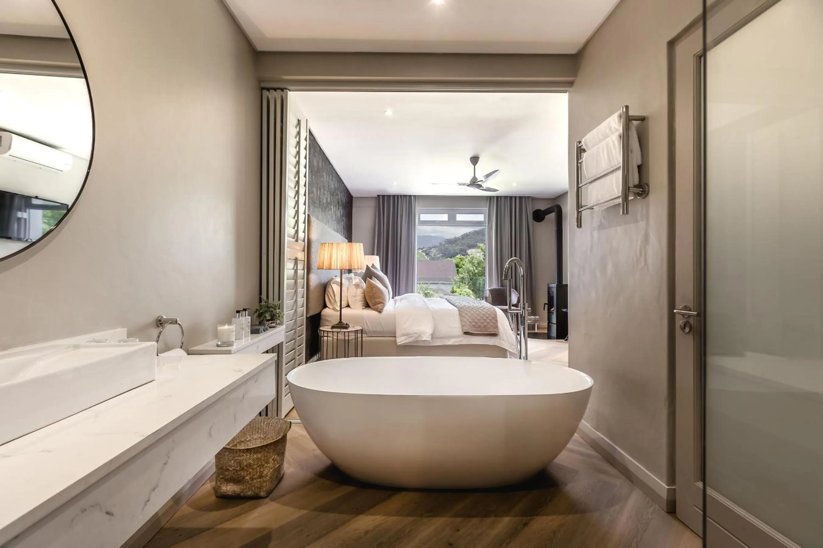 Bed in Franschhoek Boutique Hotel - Lion Roars Hotels & Lodges