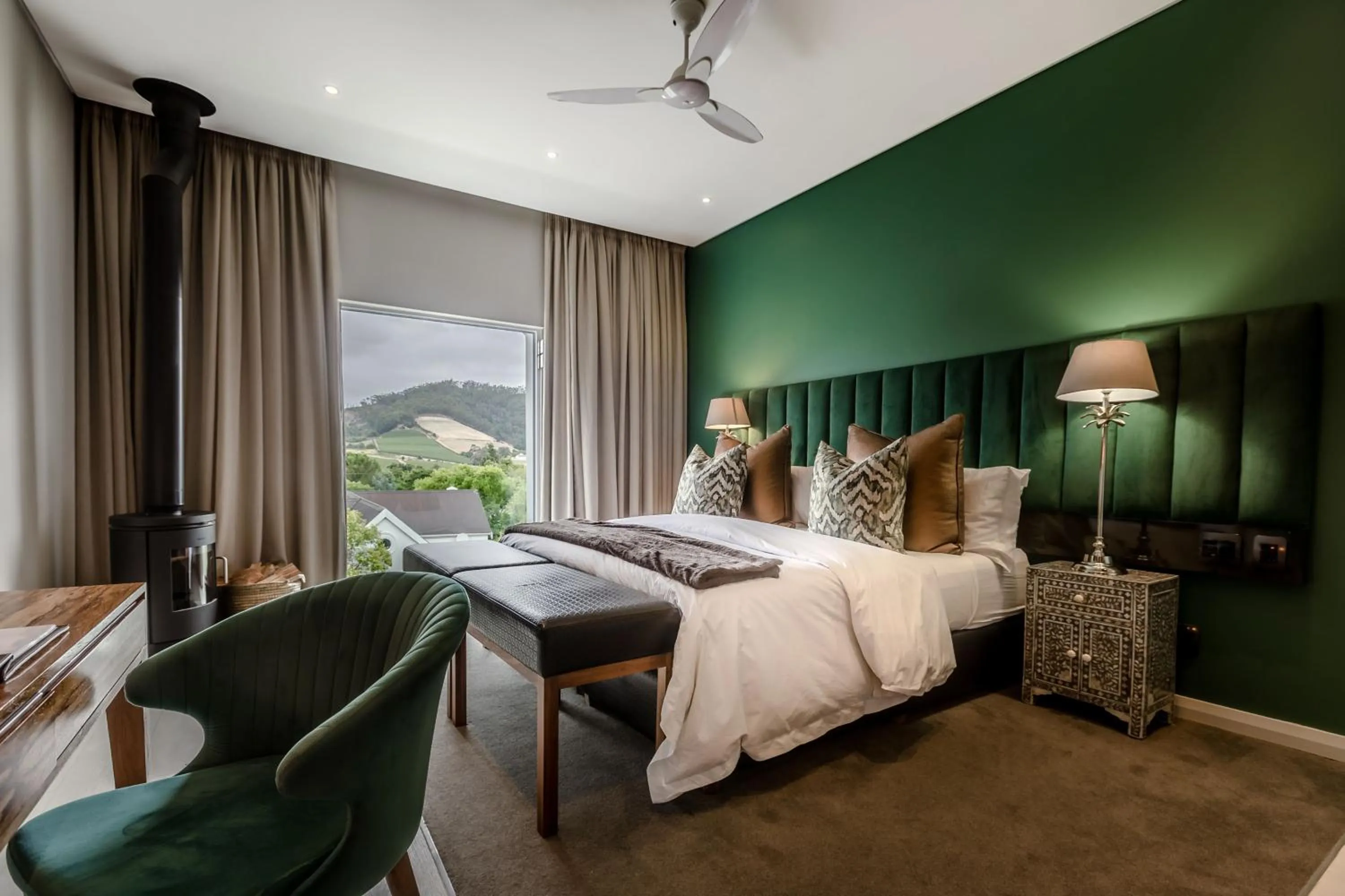View (from property/room), Bed in Franschhoek Boutique Hotel - Lion Roars Hotels & Lodges