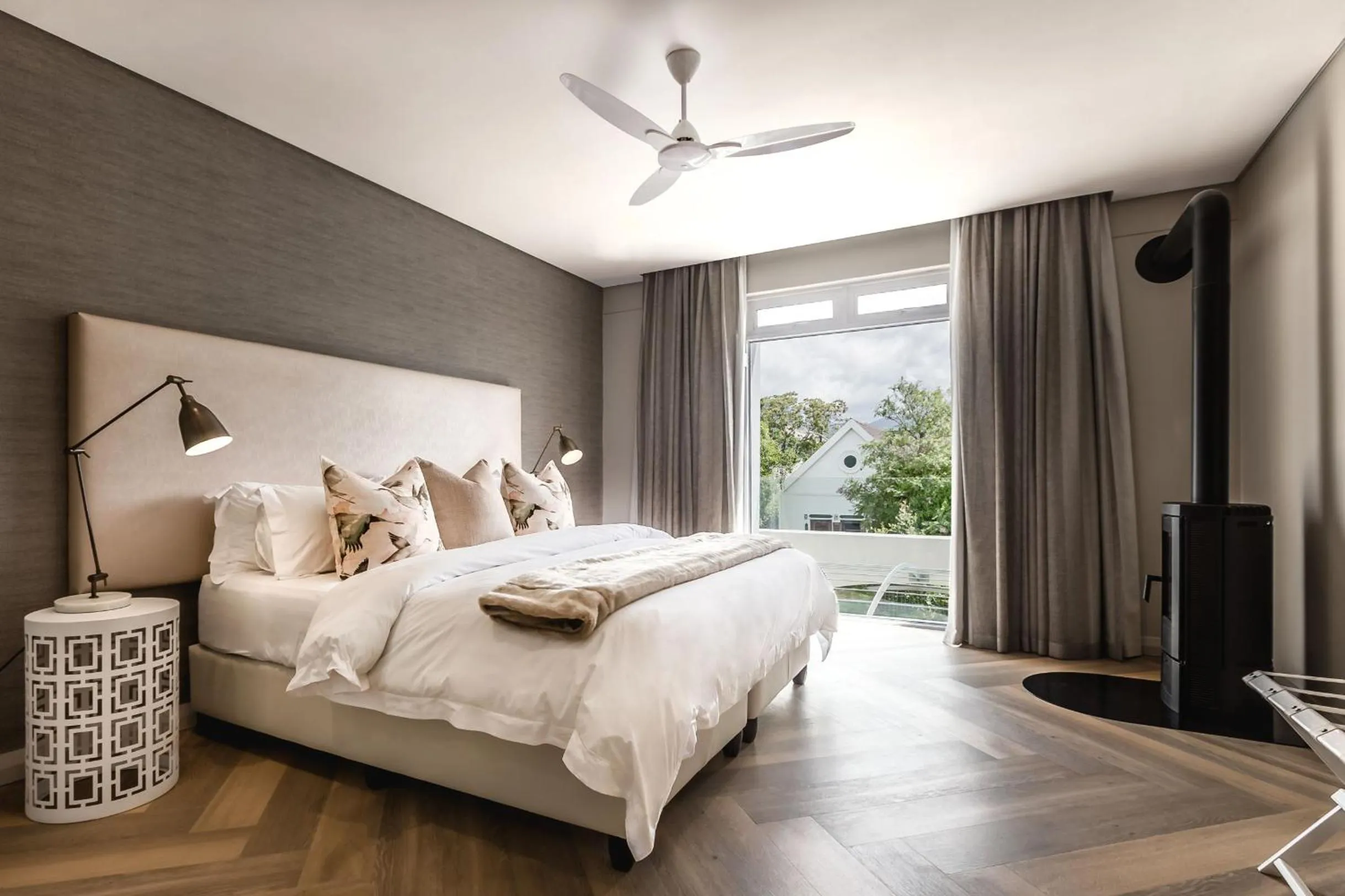 Bed in Franschhoek Boutique Hotel - Lion Roars Hotels & Lodges