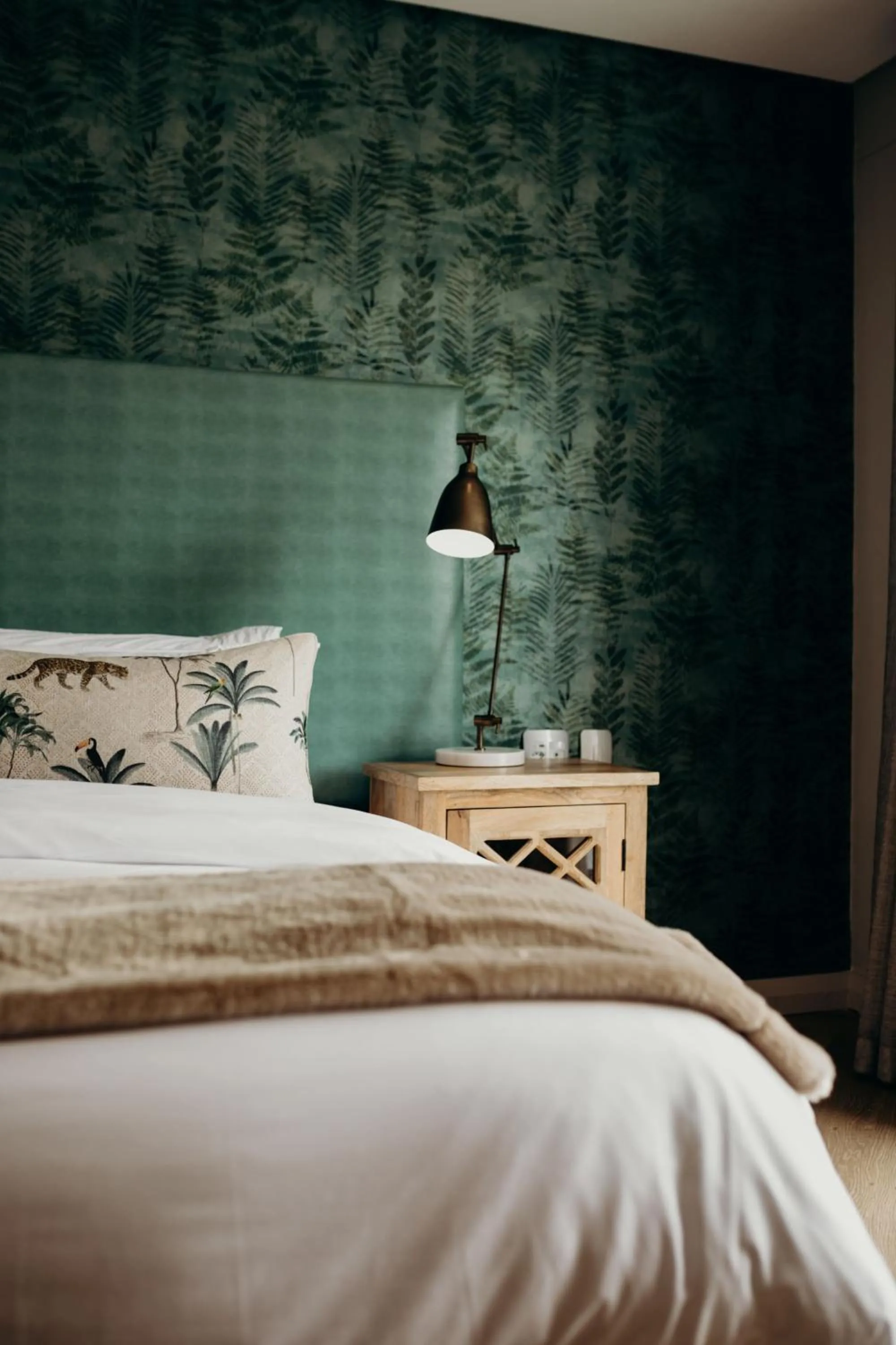 Bed in Franschhoek Boutique Hotel - Lion Roars Hotels & Lodges