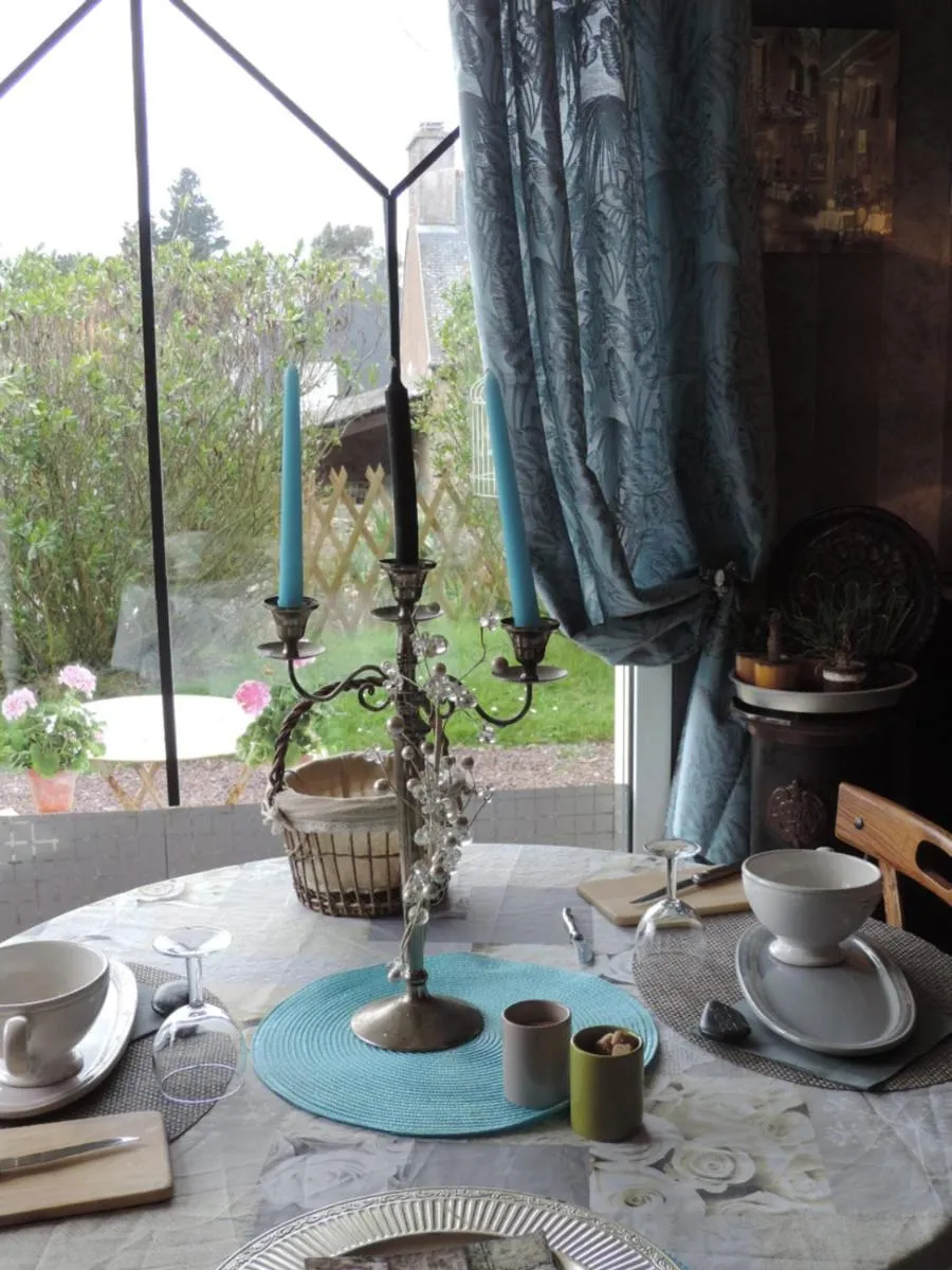 Restaurant/places to eat in Villa Des Hortensias