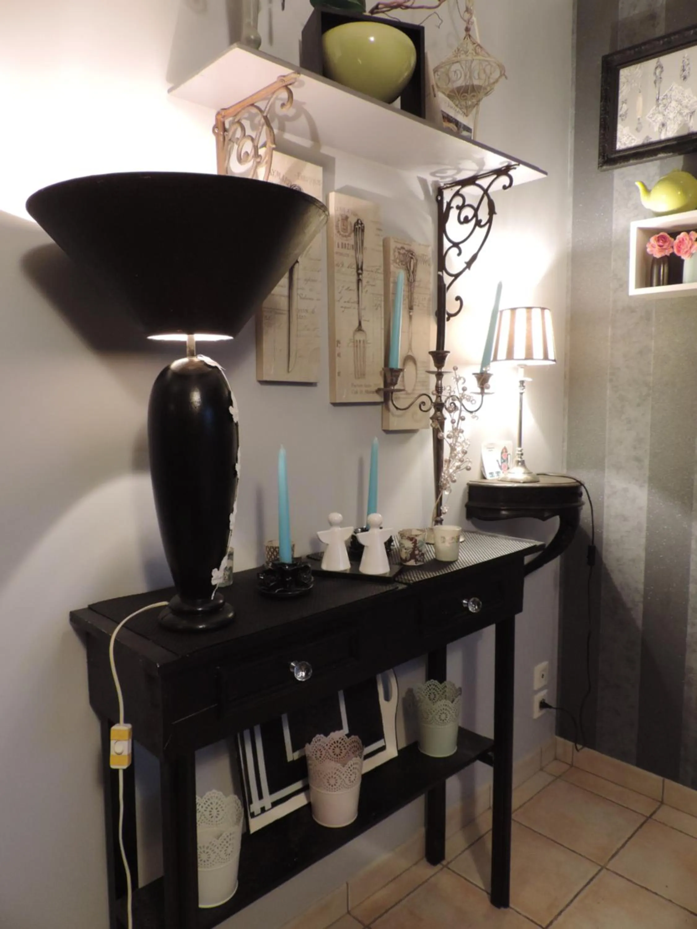 Restaurant/places to eat in Villa Des Hortensias