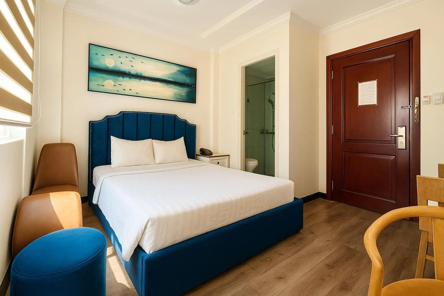 Photo of the whole room, Bed in Quy Hung Hotel Central