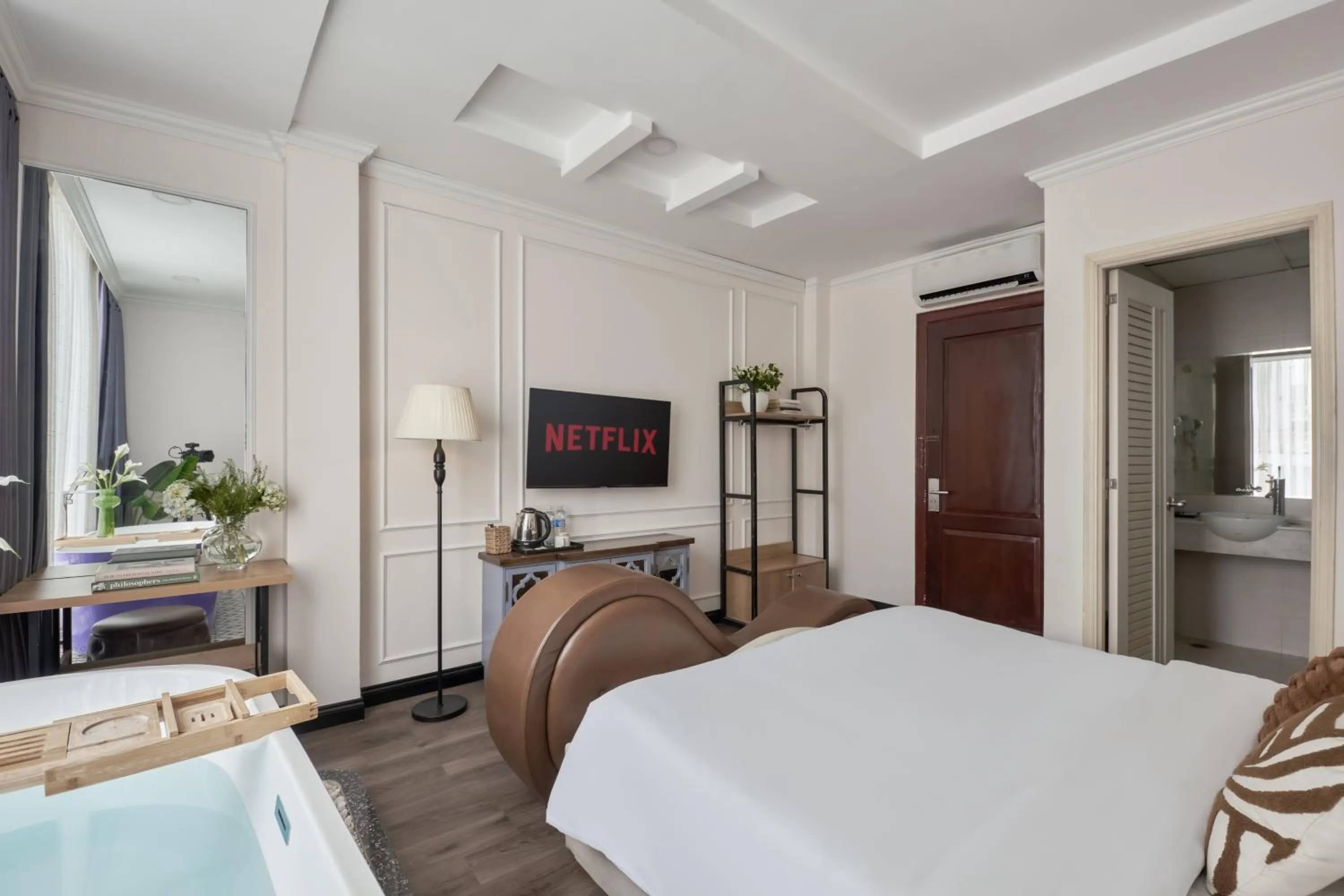 TV and multimedia, Bed in Quy Hung Hotel And Spa Central