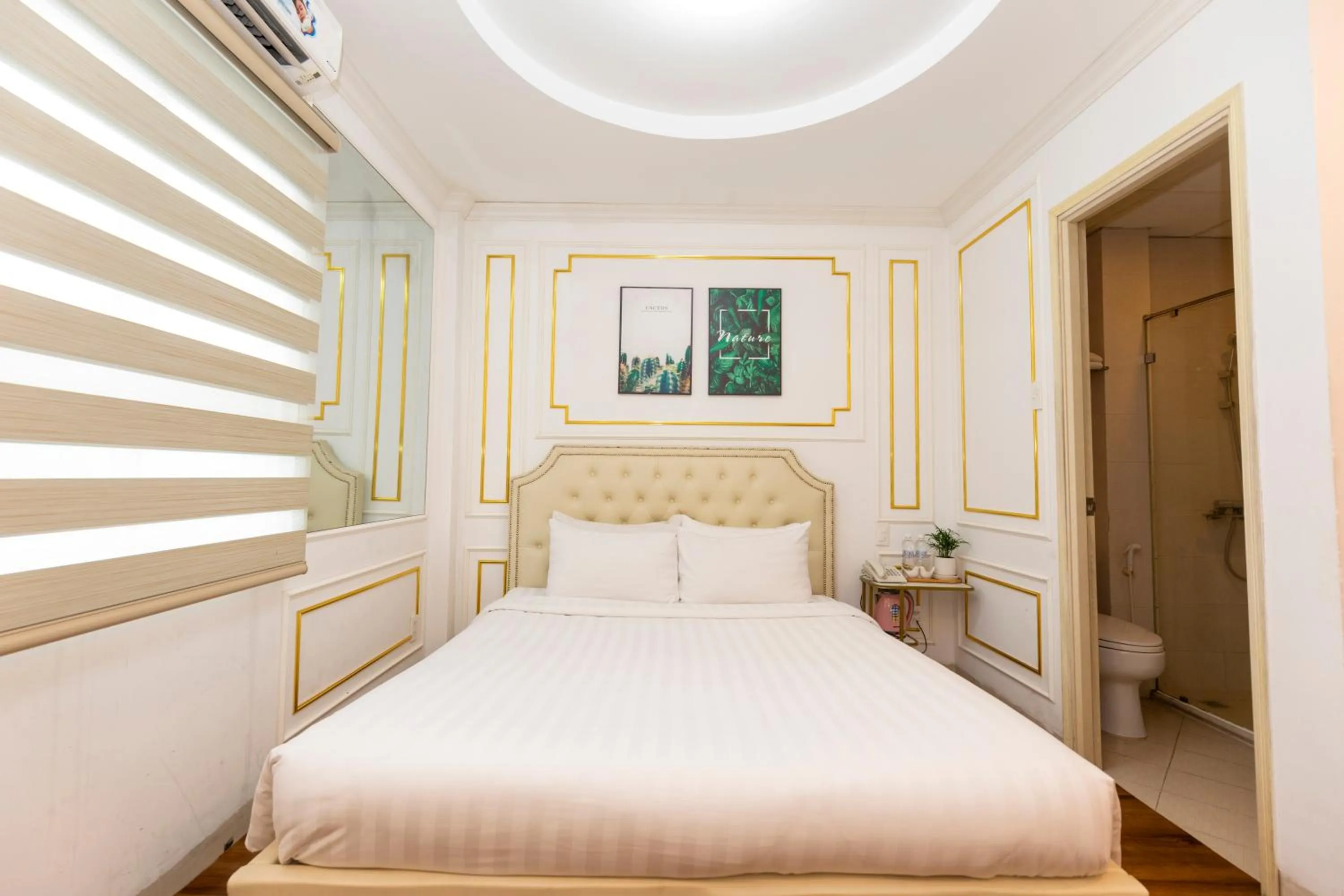 Bed in Quy Hung Hotel Central