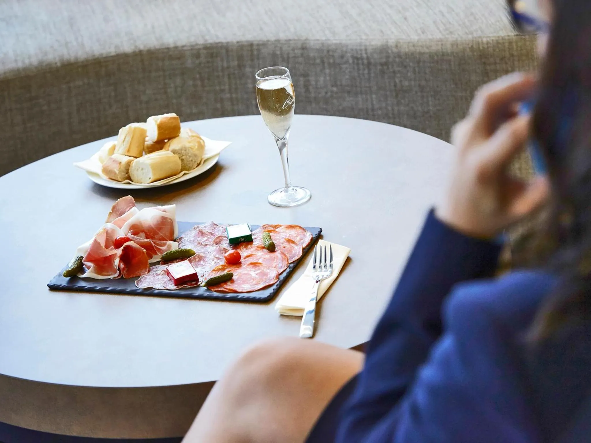 Lounge or bar in Kyriad Troyes Centre