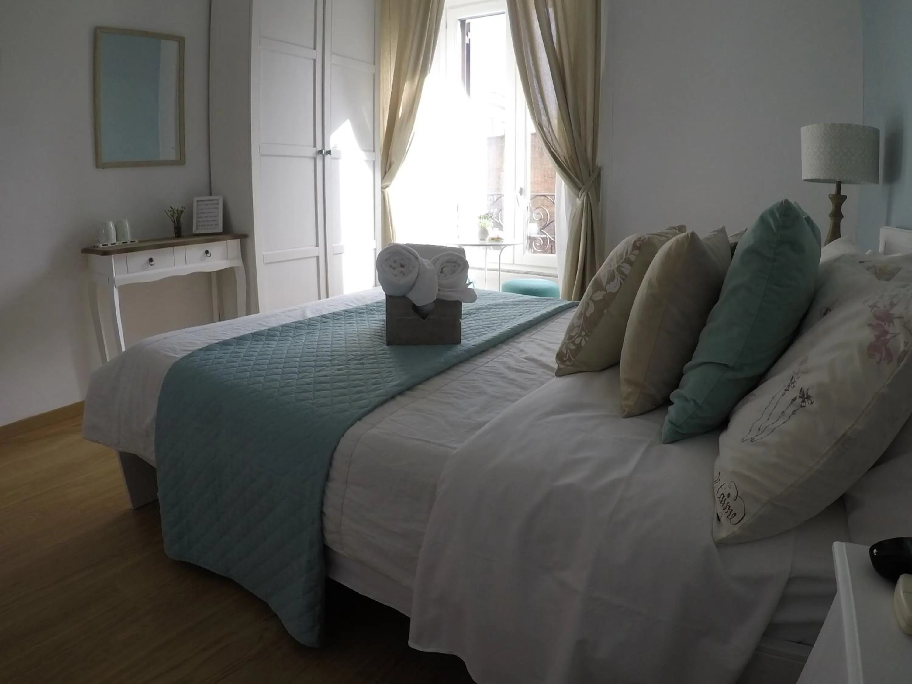 Bedroom, Bed in TuttoTondo Roma