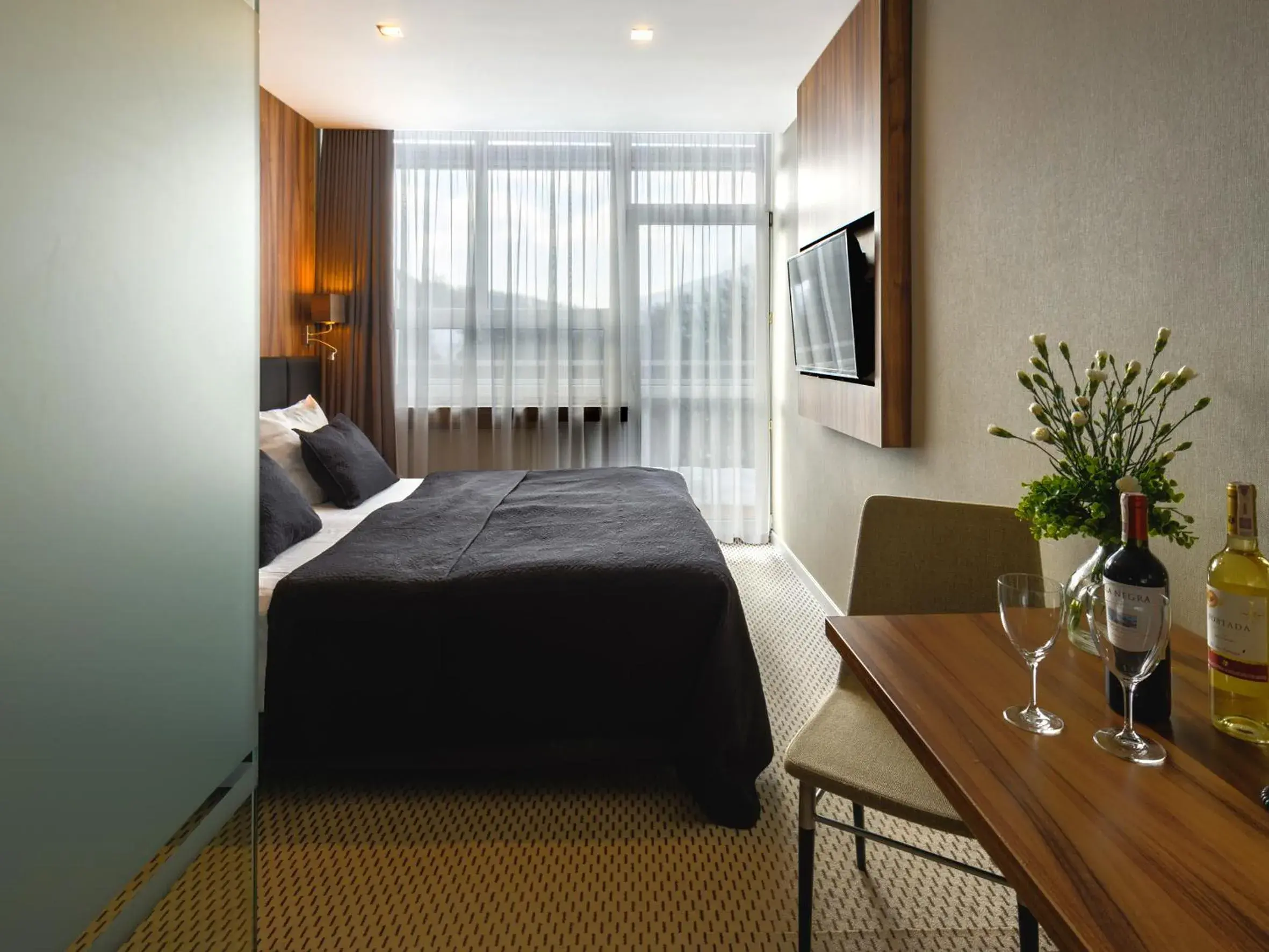 Deluxe King Room - single occupancy in Diuna Beskidy Ustroń - dawny Kolejarz Deluxe King Room - single occupancy in Diuna Beskidy Ustroń - dawny Kolejarz