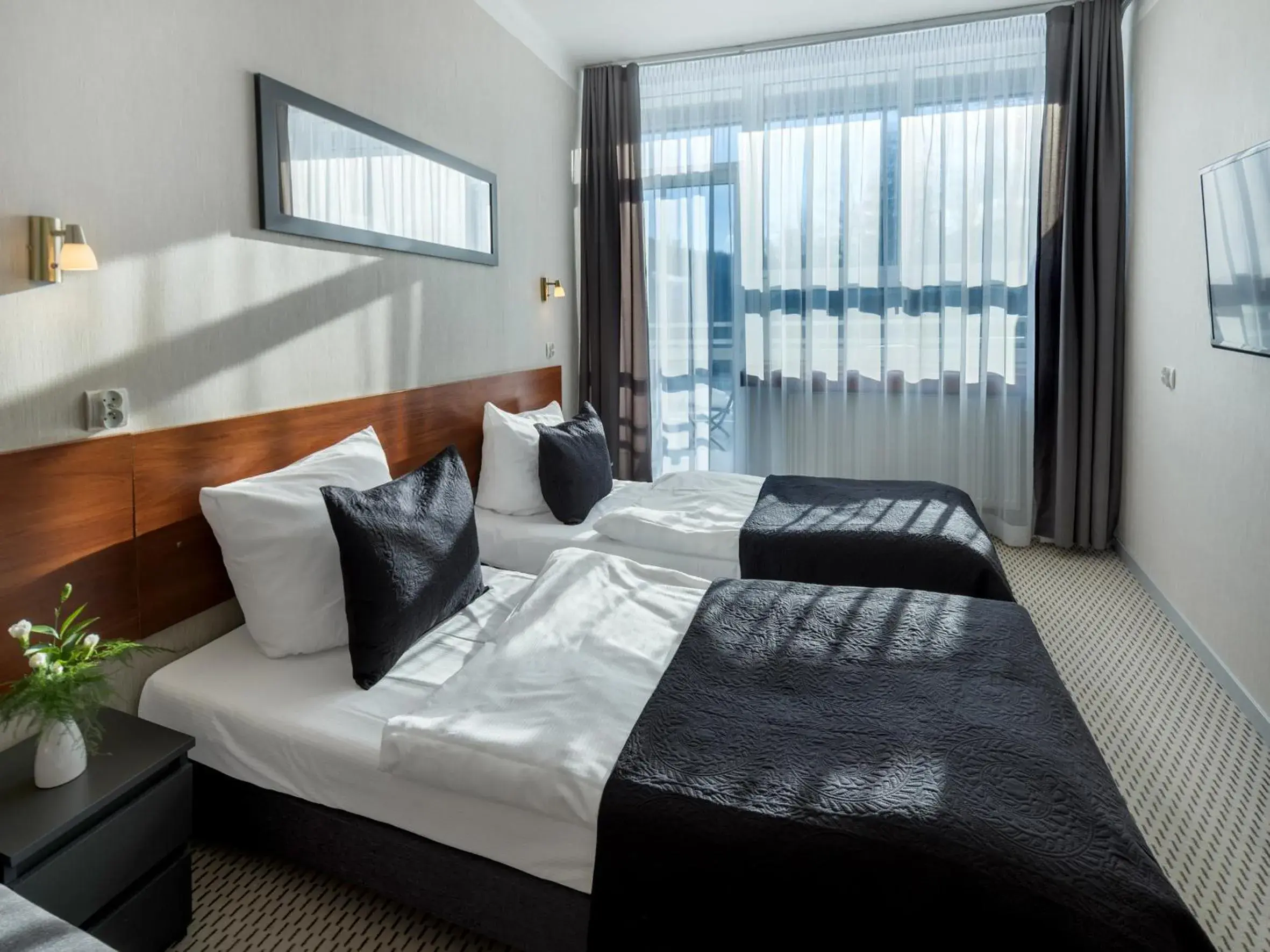 Double Room with Balcony (3 Adults) - single occupancy in Diuna Beskidy Ustroń - dawny Kolejarz Double Room with Balcony (3 Adults) - single occupancy in Diuna Beskidy Ustroń - dawny Kolejarz