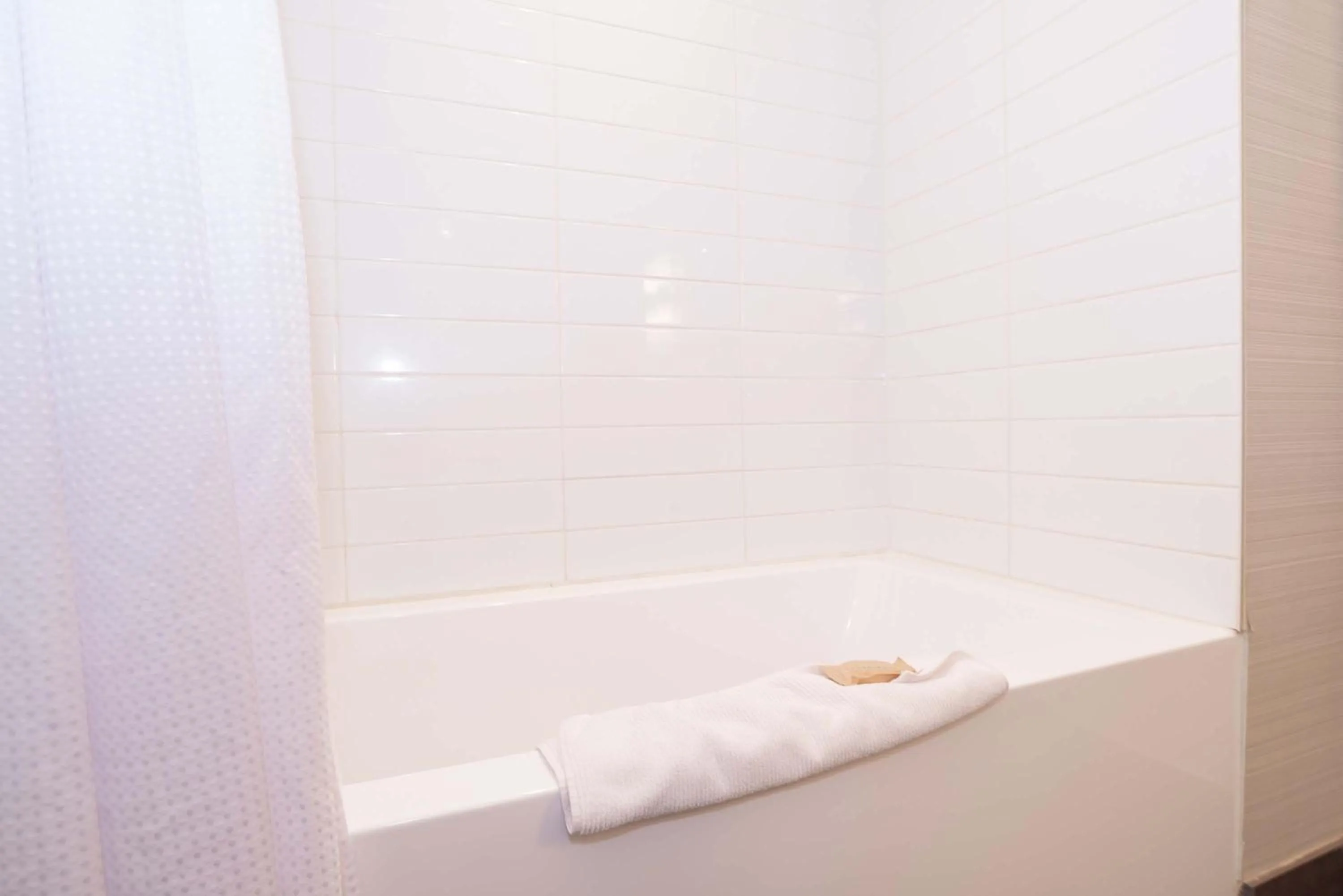 Bathroom in Sandman Hotel Abbotsford Airport