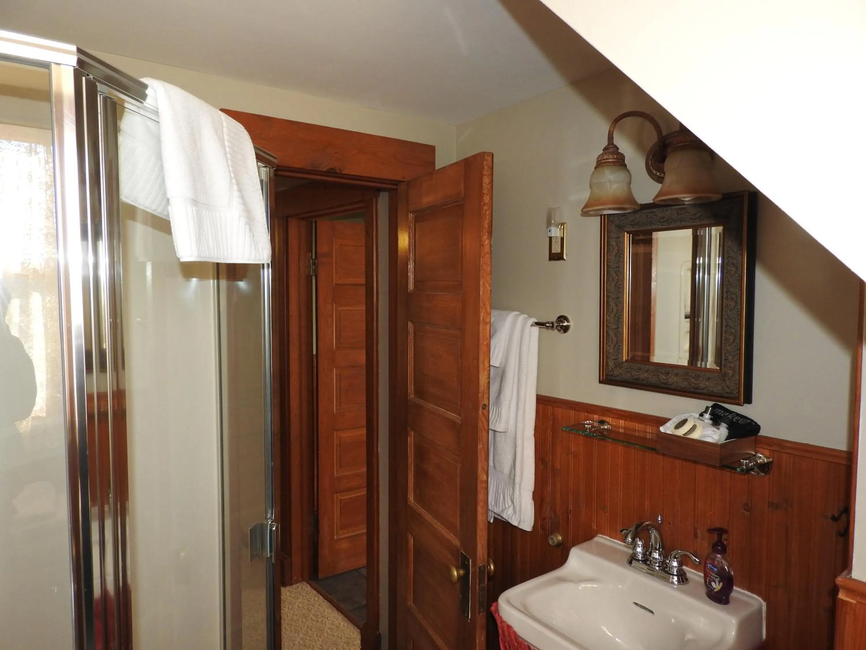 Bathroom in Champaign Garden Inn