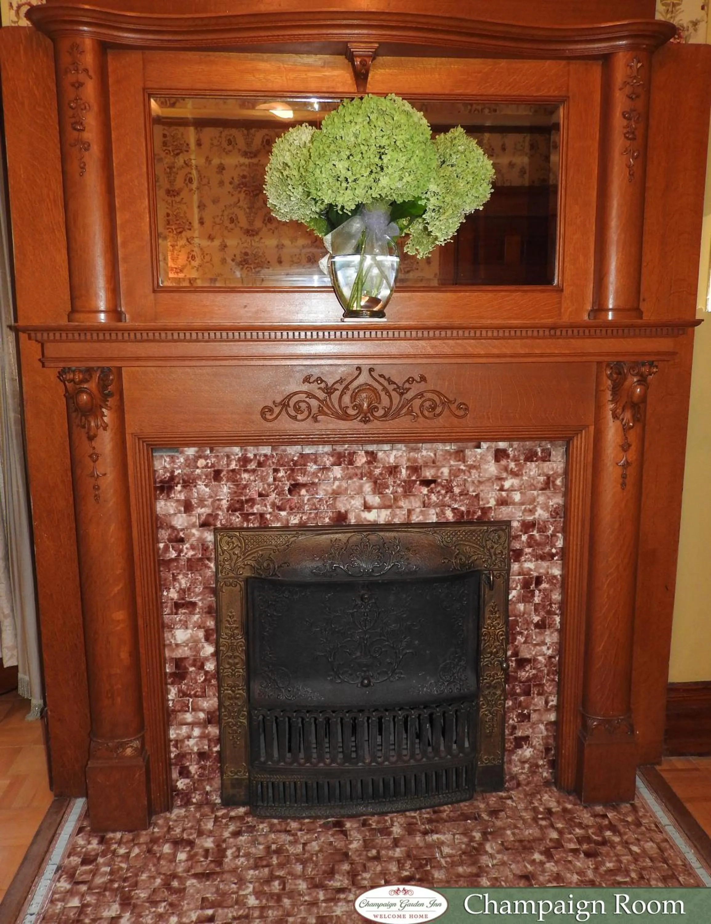 Decorative detail in Champaign Garden Inn