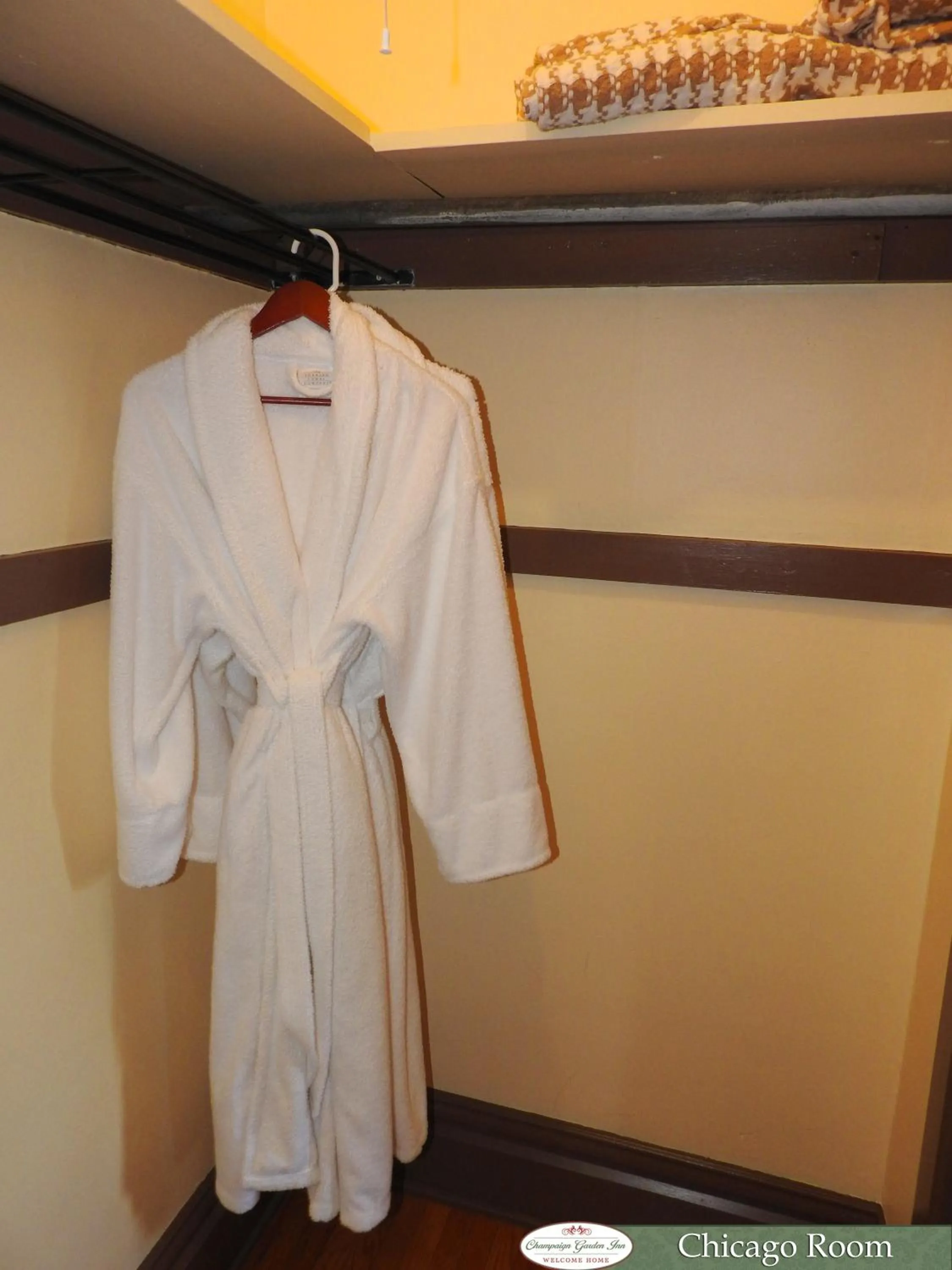 Bathroom in Champaign Garden Inn