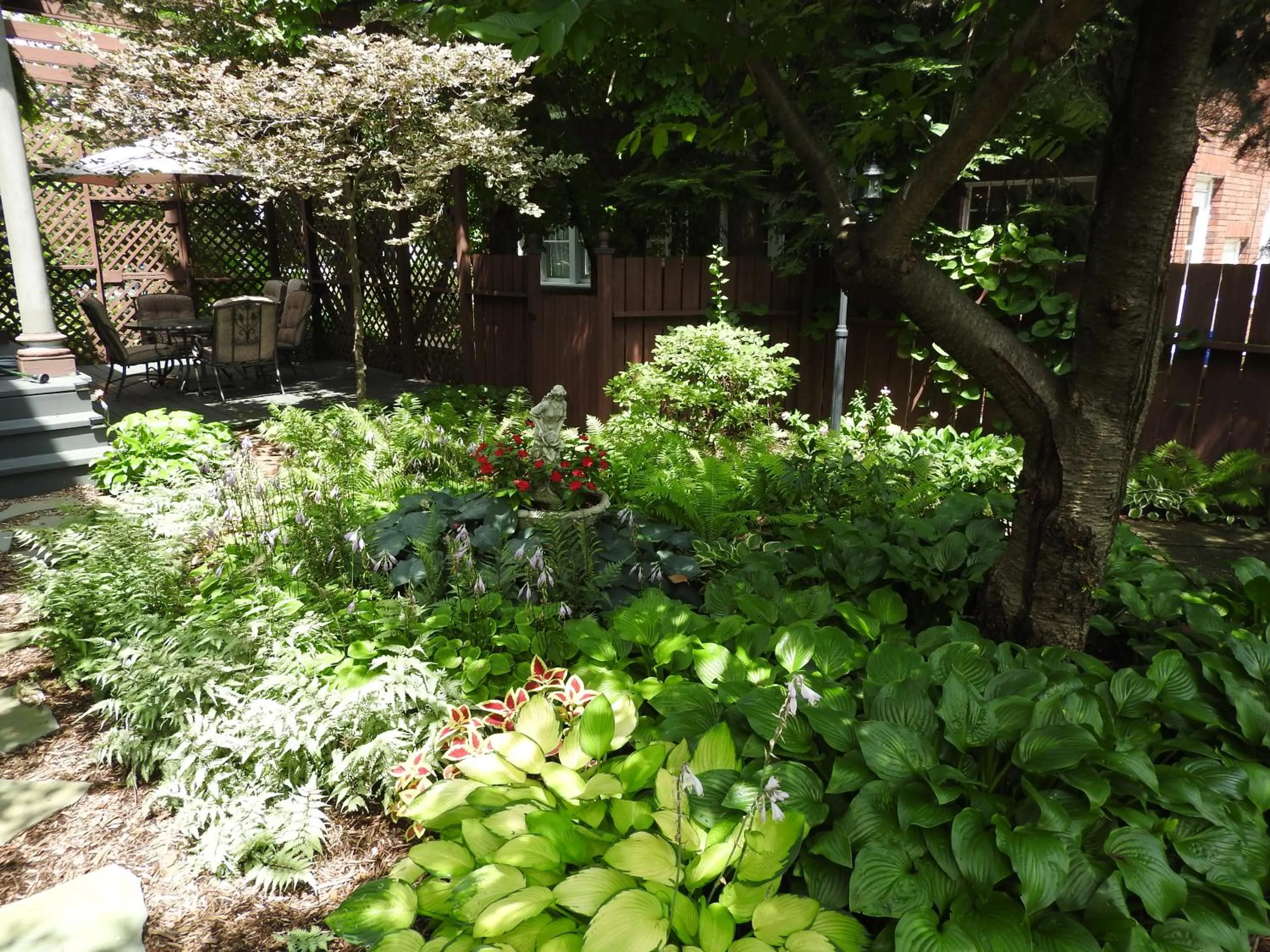 Garden in Champaign Garden Inn