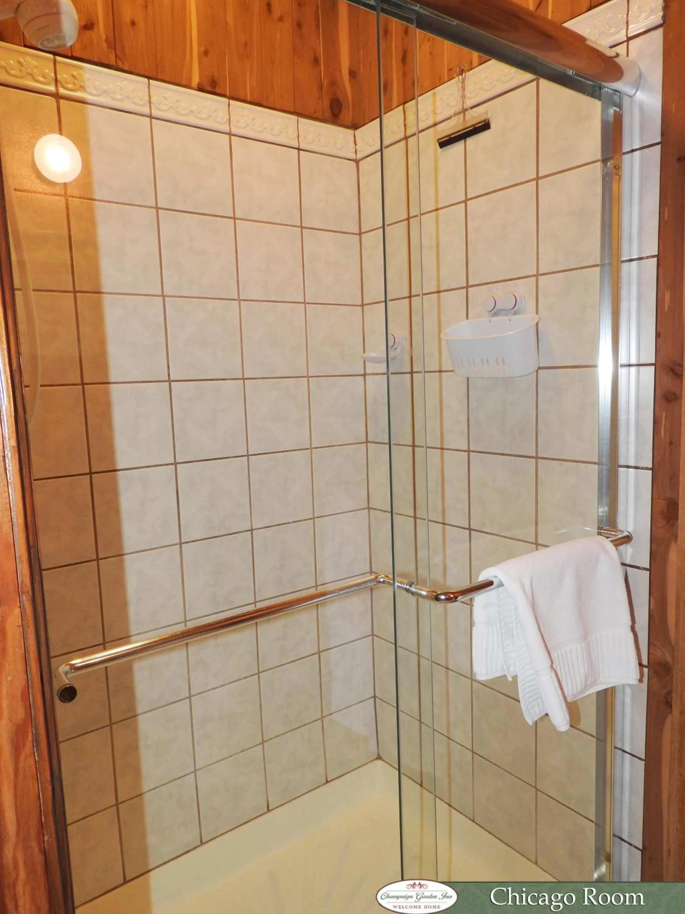 Bathroom in Champaign Garden Inn