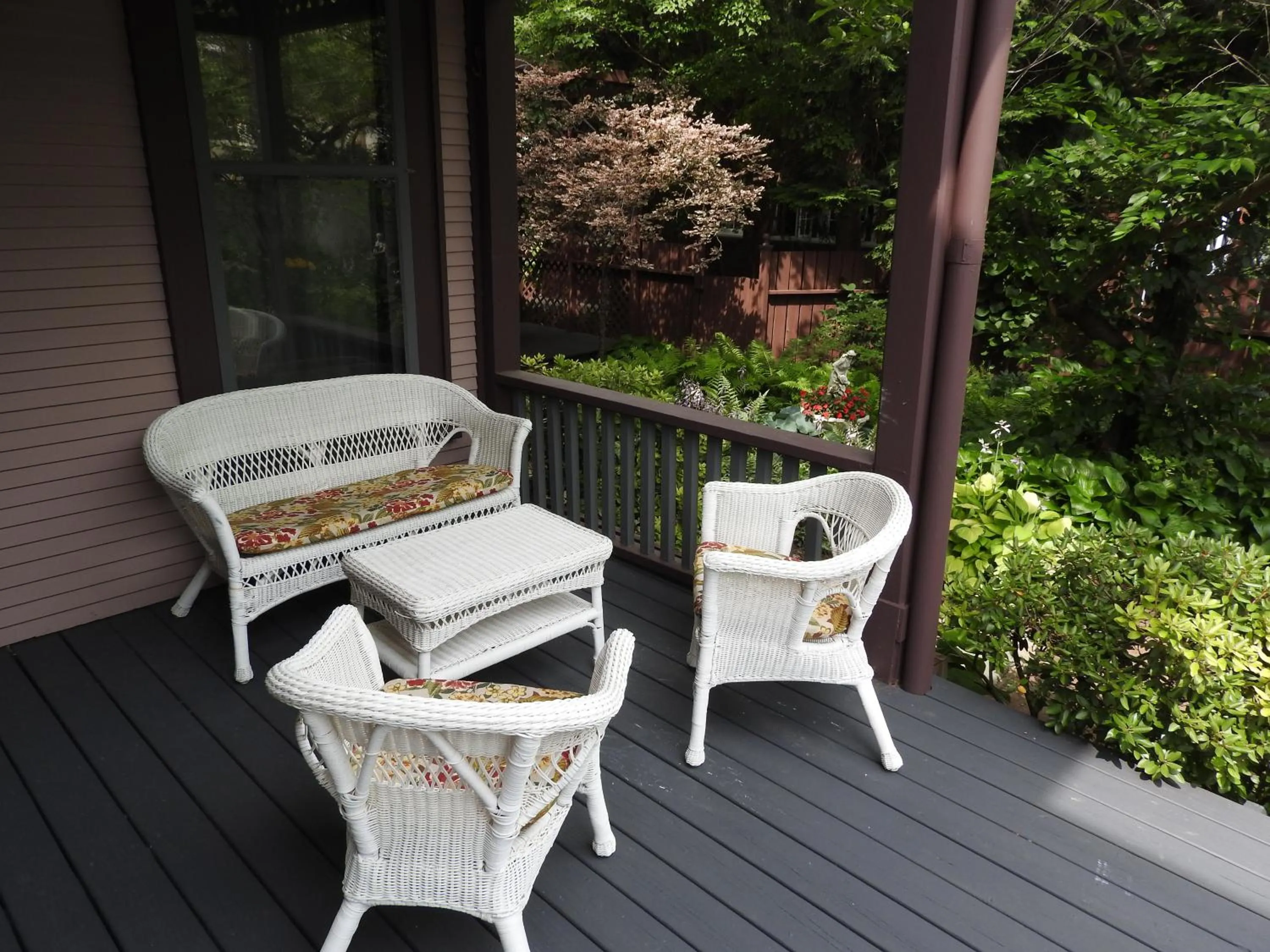 Garden in Champaign Garden Inn